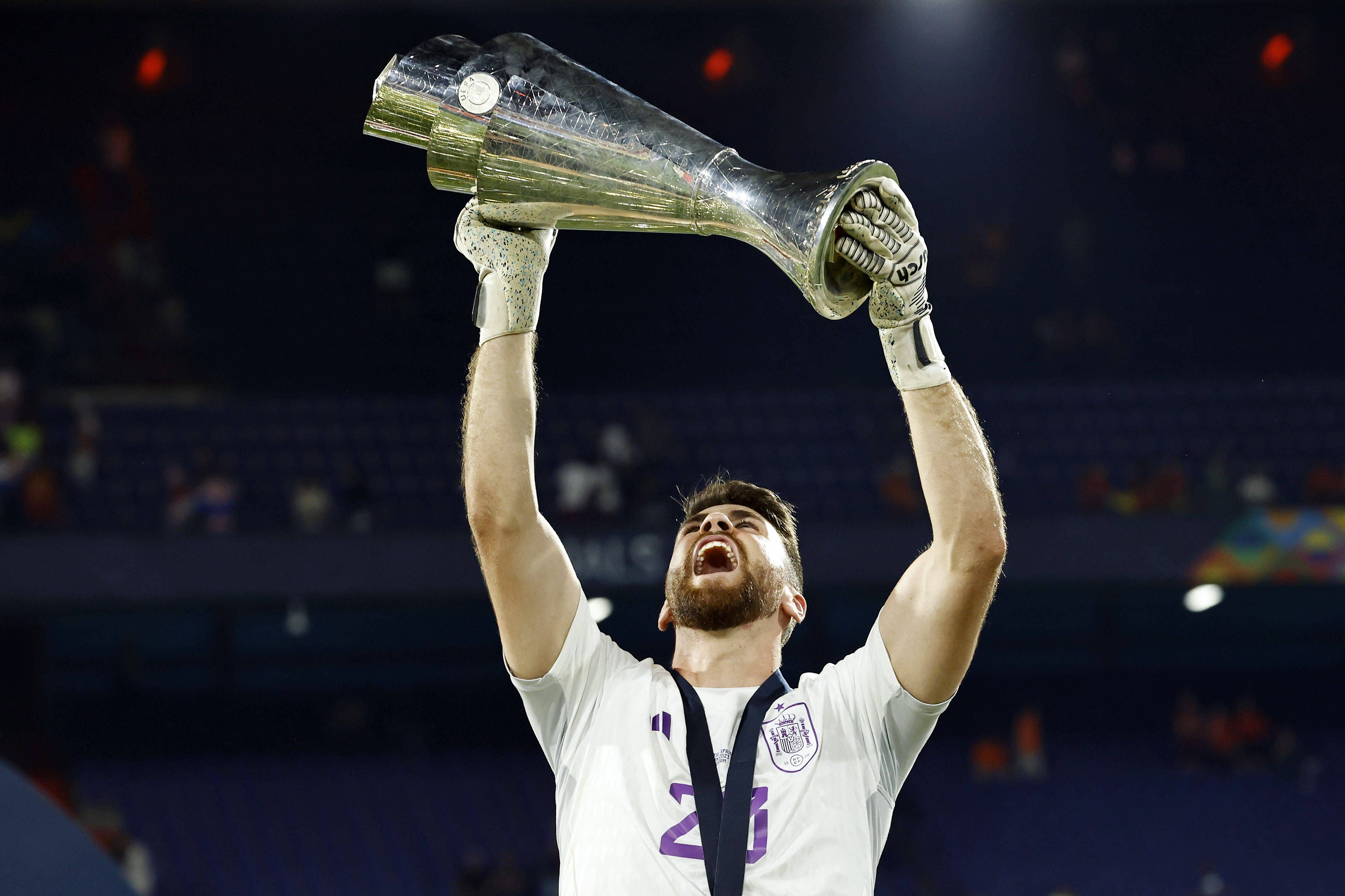 Unai Simón, liberado después de su gran actuación en la tanda de penaltis (Cordon Press)