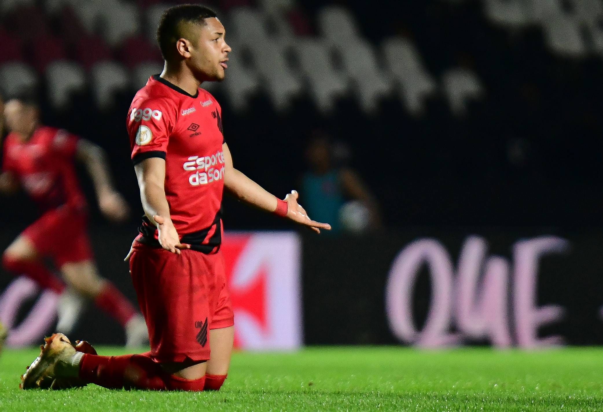  Vitor Roque, en un partido del Athletico Paranaense (FOTO: Cordón Press).