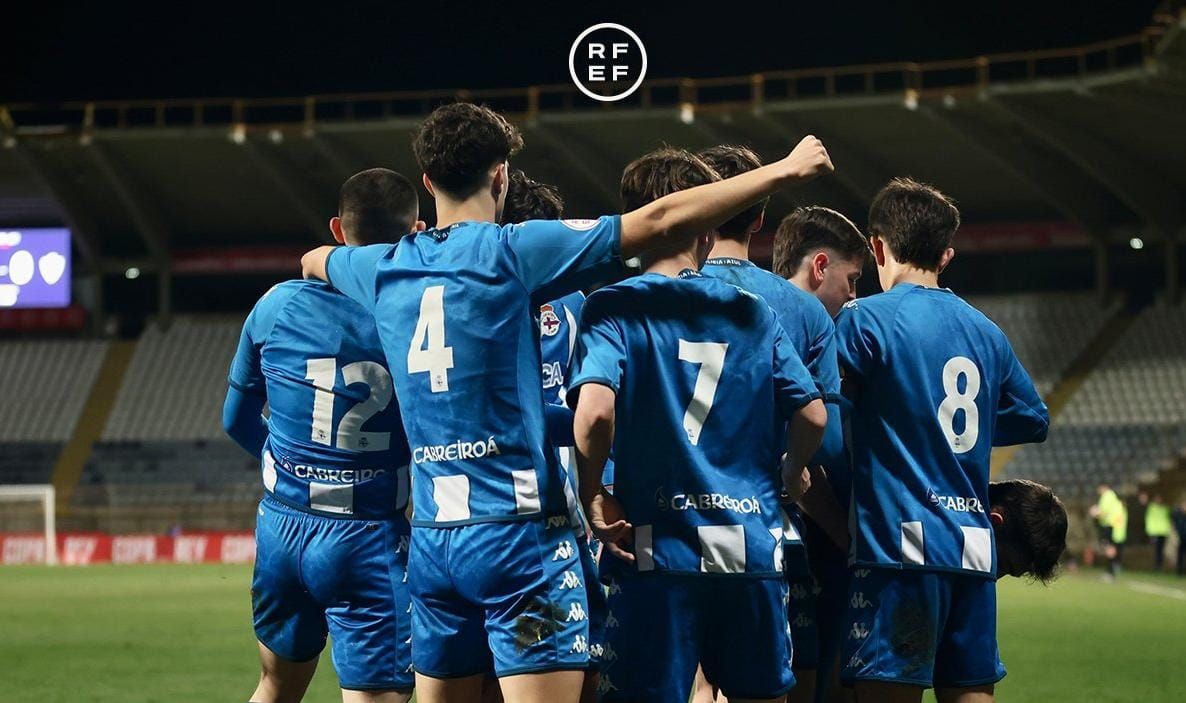  El Deportivo Juvenil celebra su gol ante el Almería