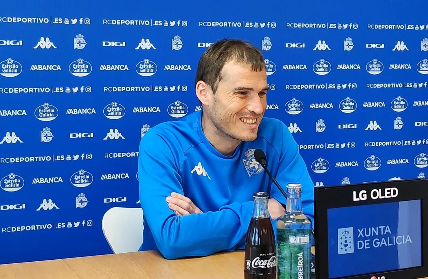 Álex Bergantiños en sala de prensa