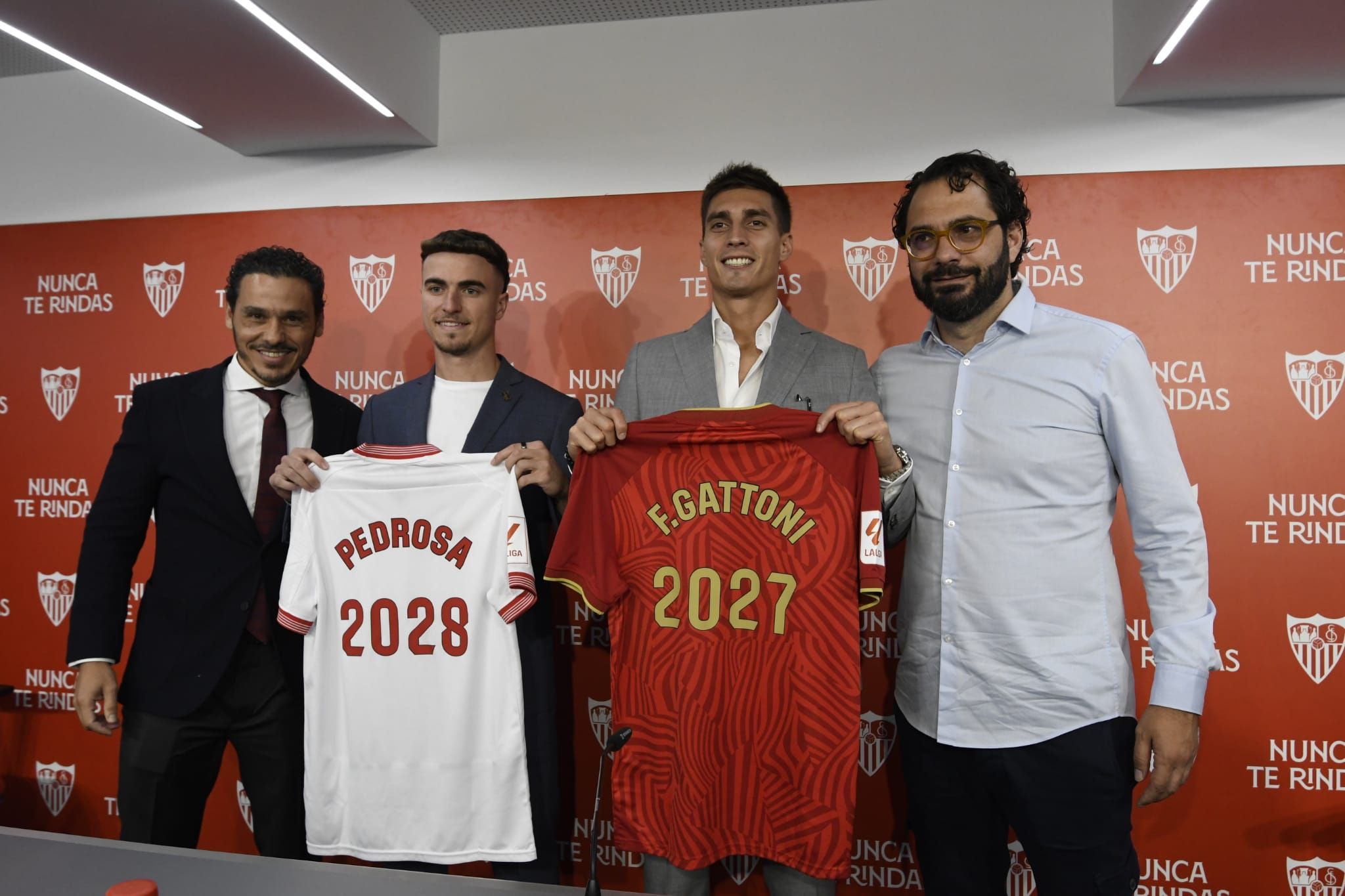 Pedrosa, Gattoni, Víctor Orta y Del Nido Carrasco durante su presentación.