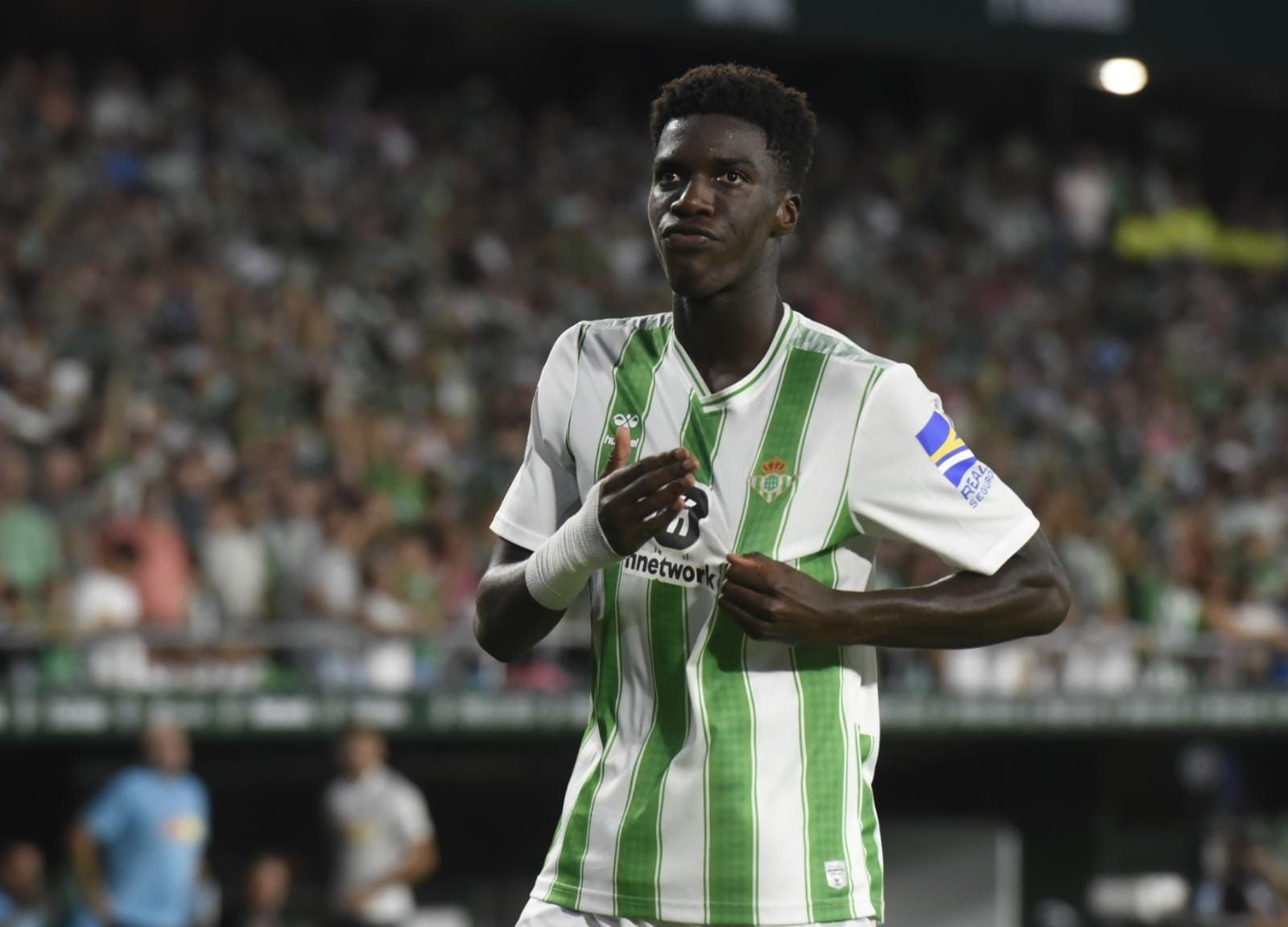  Celebración del tanto de Assane Diao ante el Valencia.