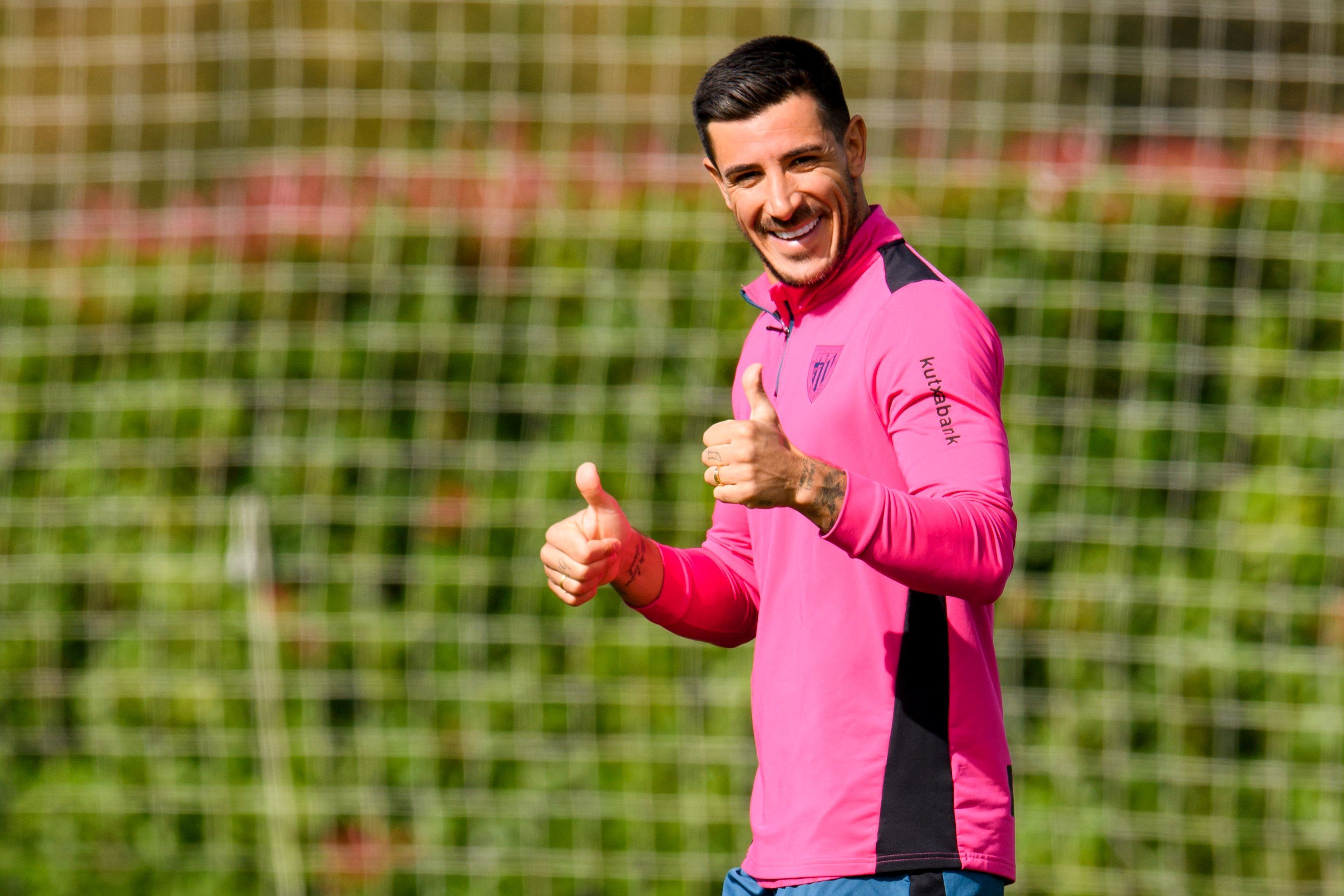 Gesto positivo de Yuri Berchiche en Lezama.