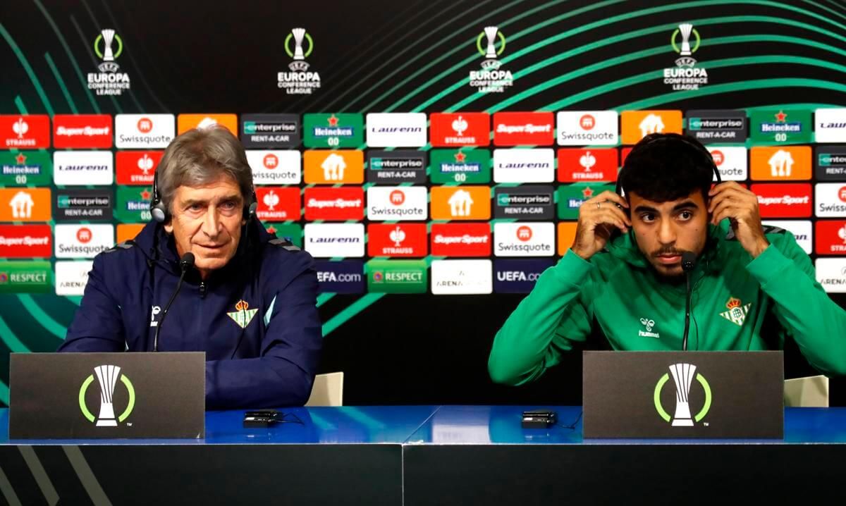  Pellegrini y Chadi Riad, en la rueda de prensa de Zagreb.