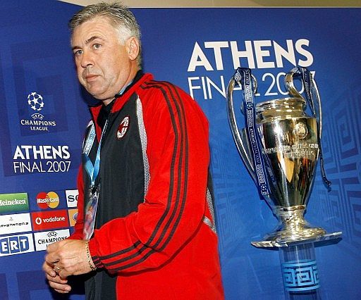  Carlo Ancelotti consiguió la última Champions de Milan en 2007..