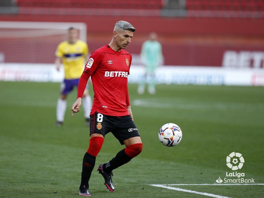  Salva Sevilla se acaba de quedar libre