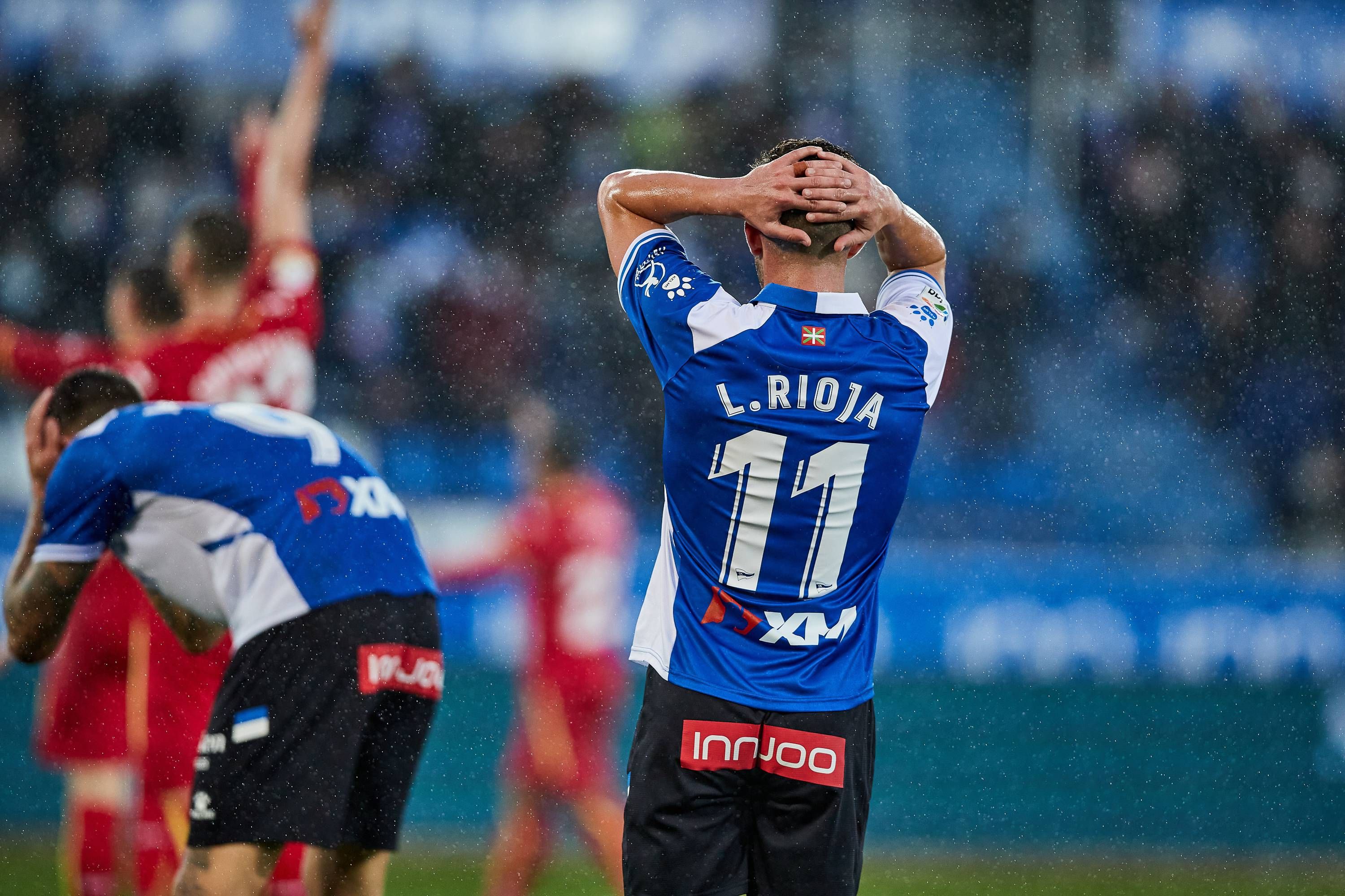  Luis Rioja, jugando con el Alavés.