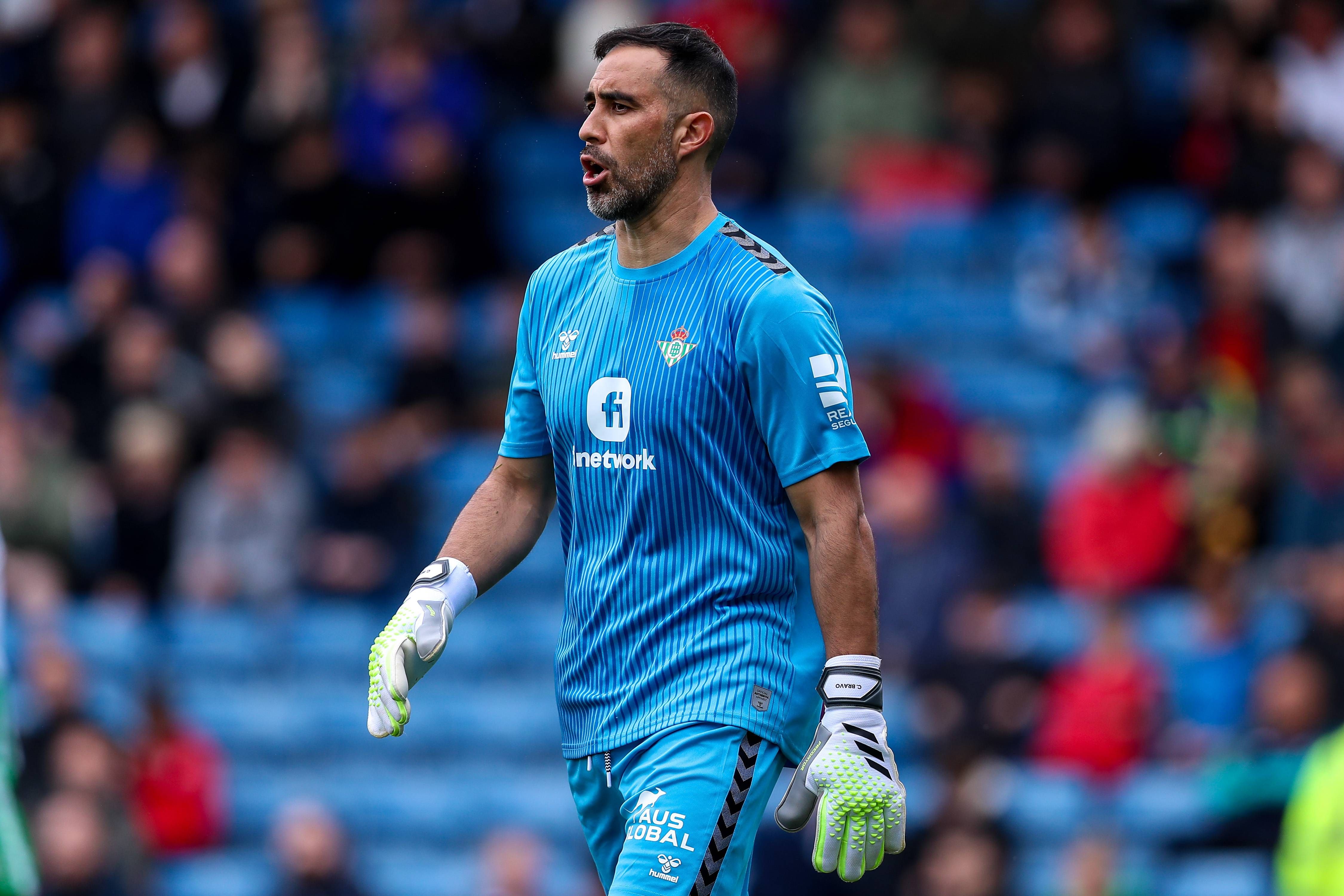  Claudio Bravo, portero del Real Betis.