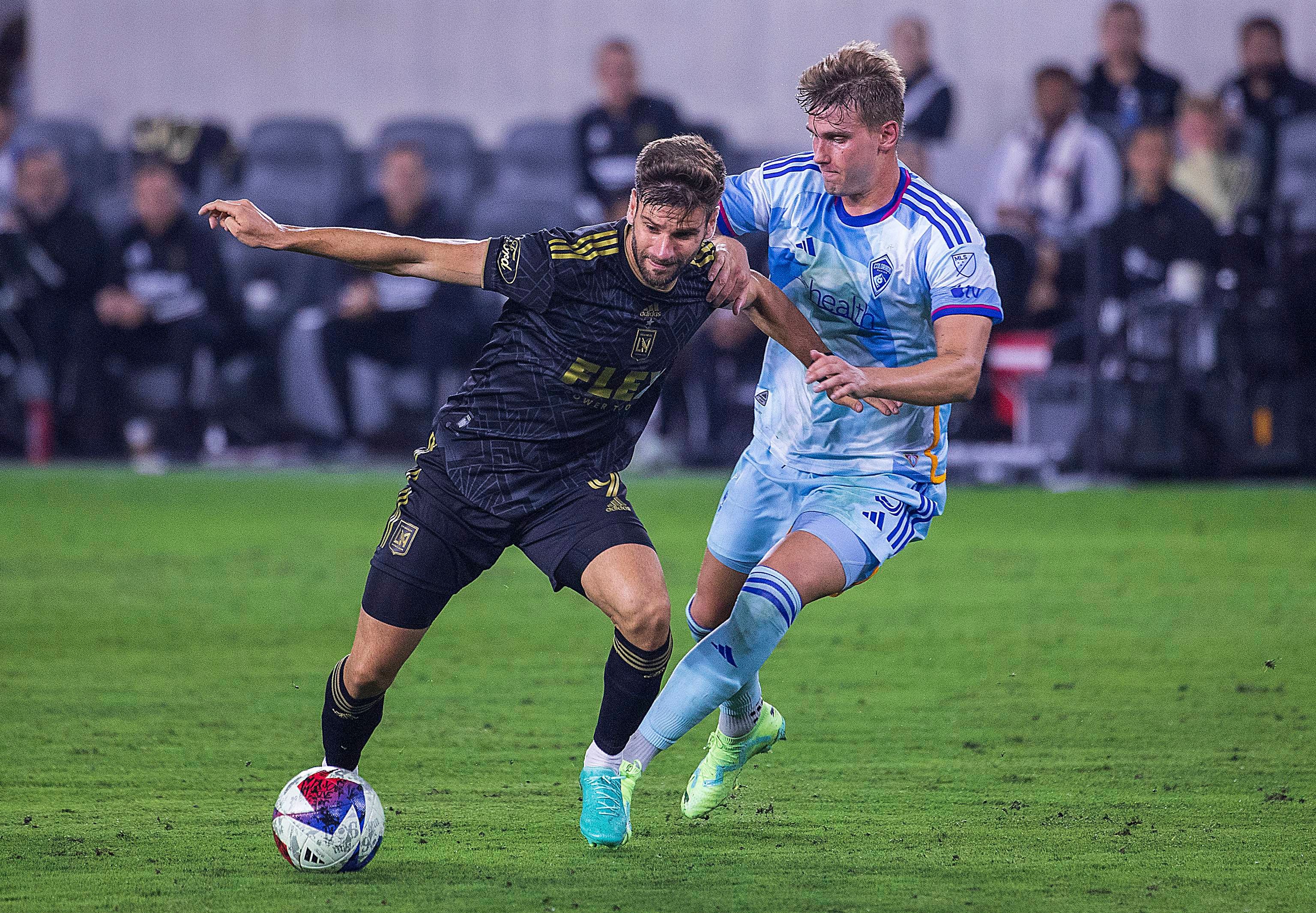  Mario González, delantero que interesa al Sporting, en un partido con LAFC.