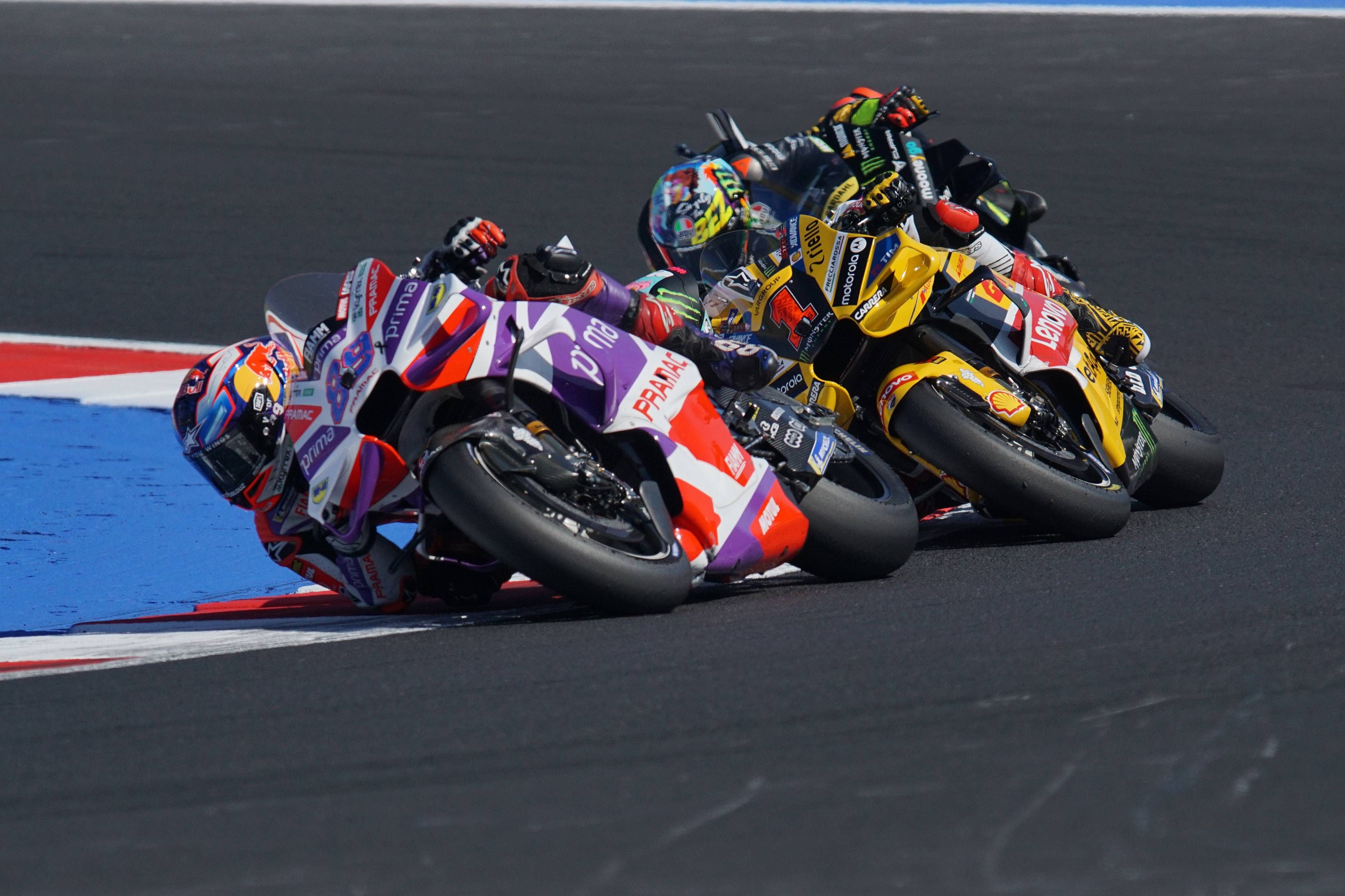 Jorge Martín, liderando el GP de San Marino de MotoGP..