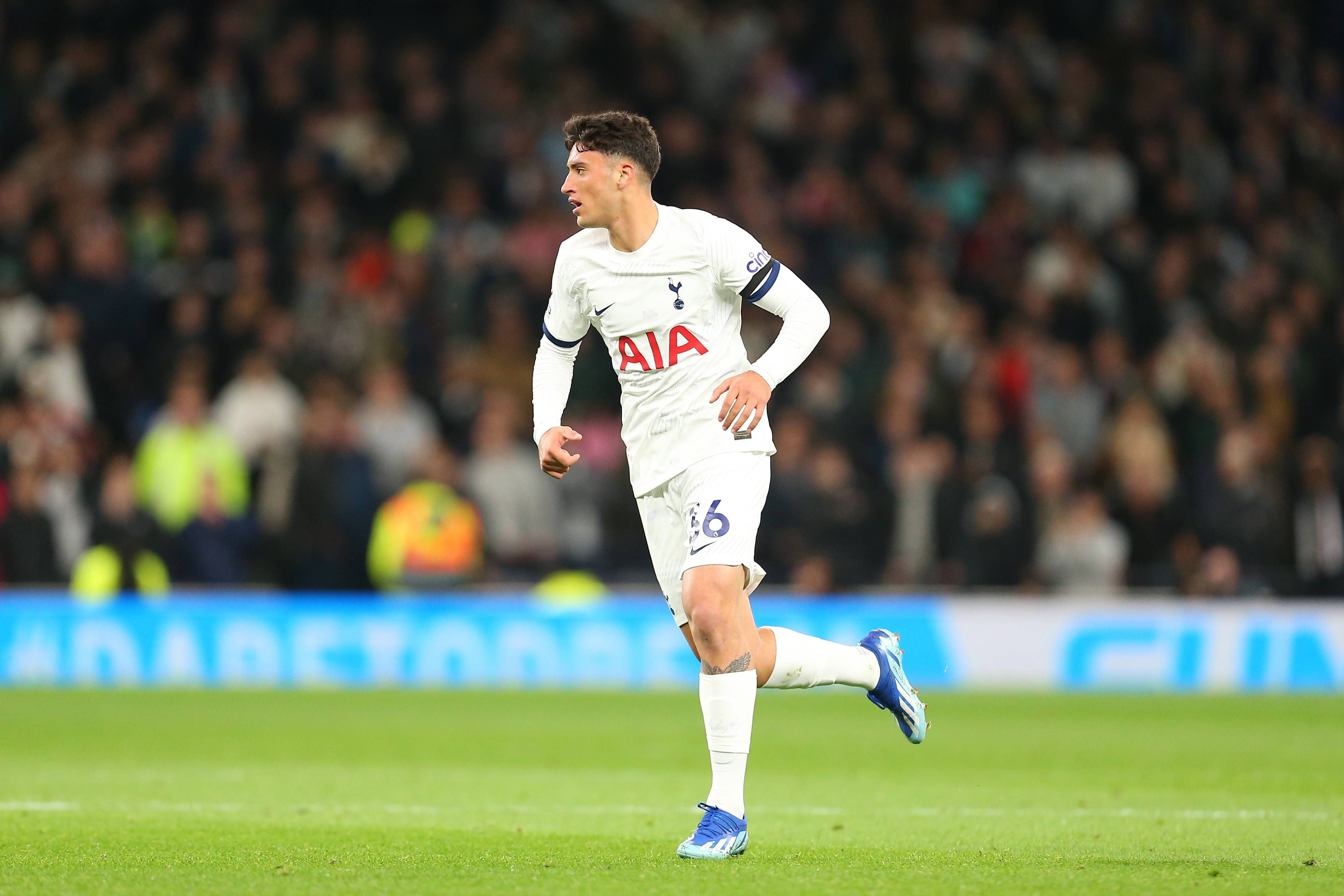  Alejo Véliz, con el Tottenham.