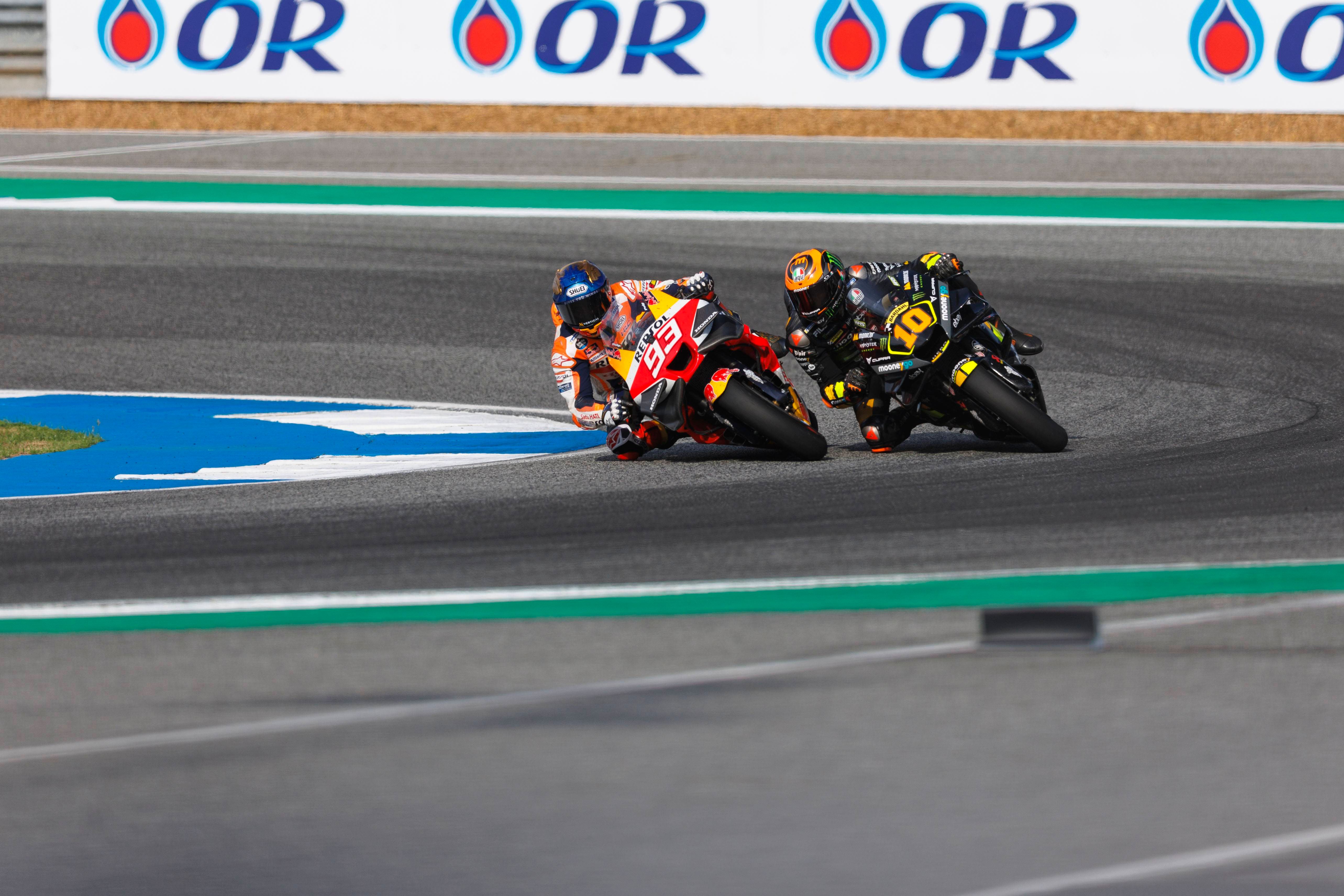 Luca Marini y Marc Márquez, en el GP de Tailandia.