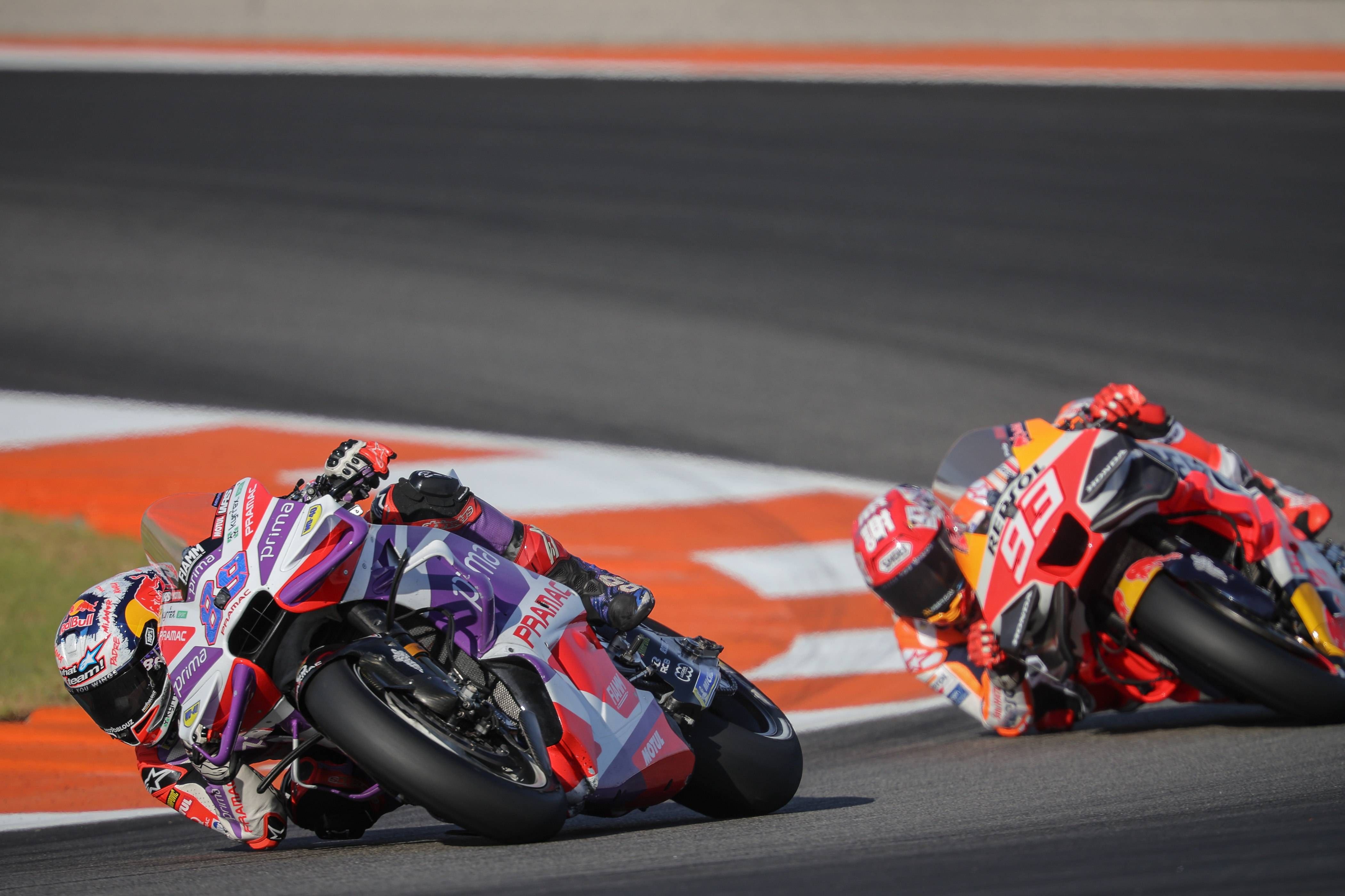  Jorge Martín y Marc Márquez, en el GP de Valencia.