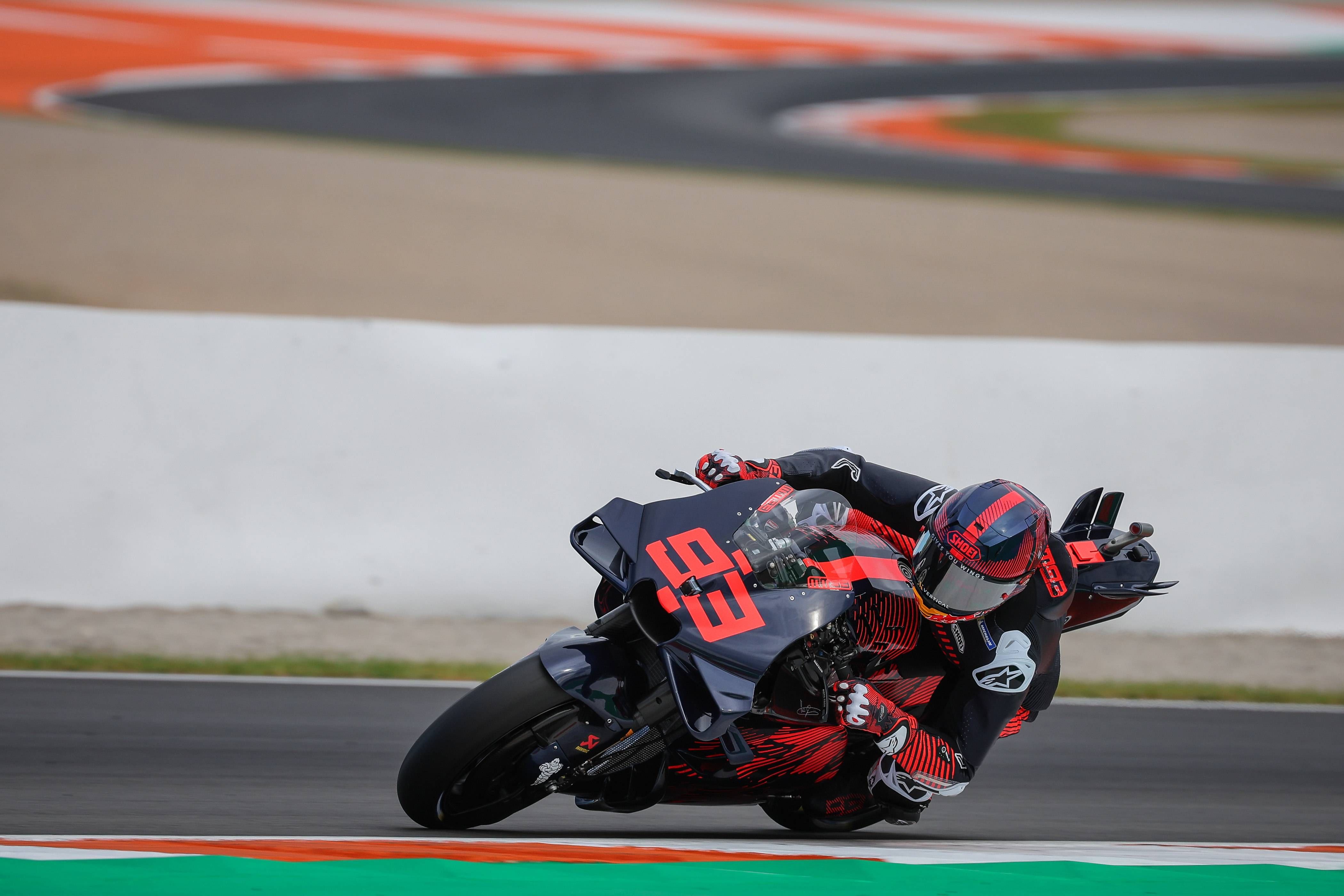  Marc Márquez, en los test de Valencia con Gresini.