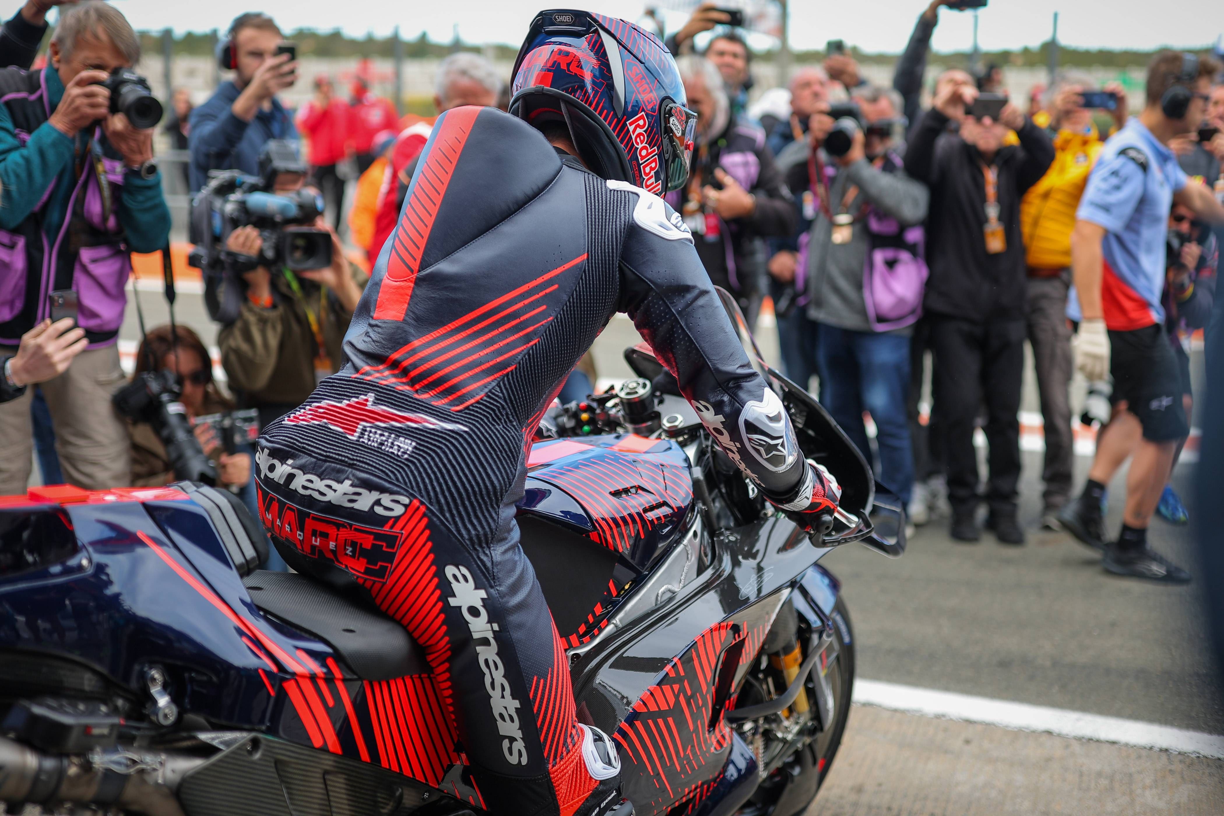 Marc Márquez, en los test de Valencia con Gresini.