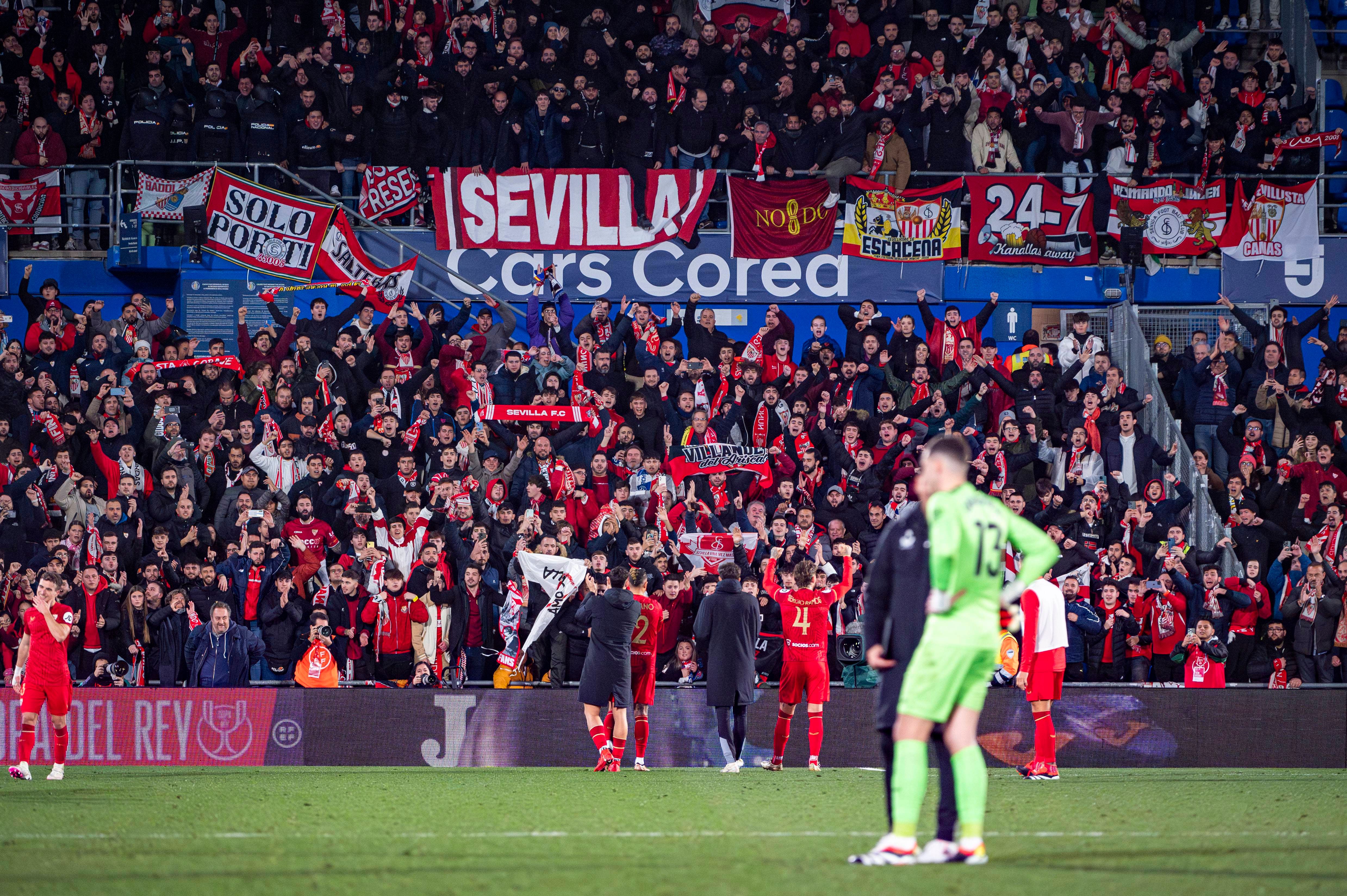  Aficionados del Sevilla, en Getafe.