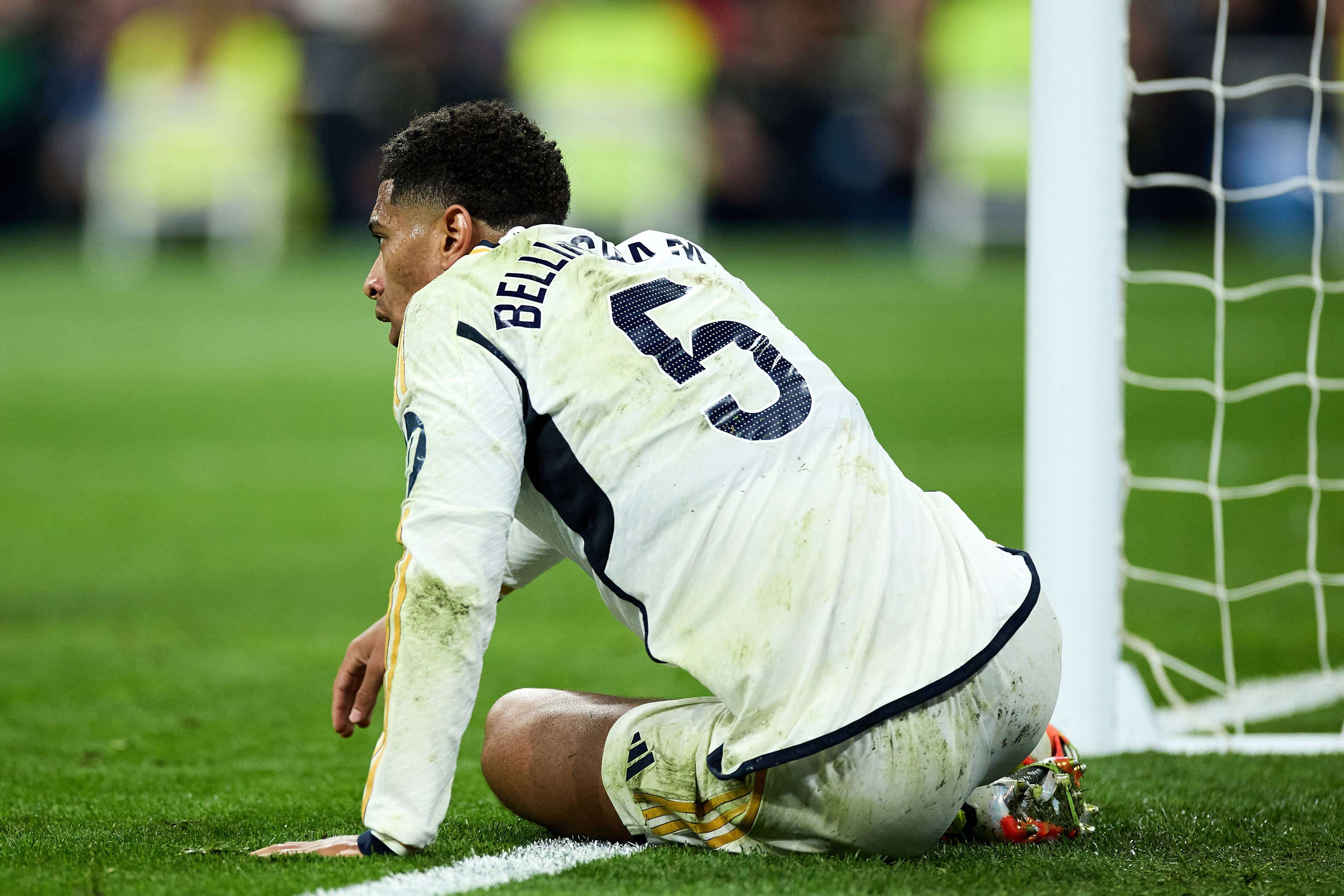  Jude Bellingham se lamenta de una ocasión con el Real Madrid.