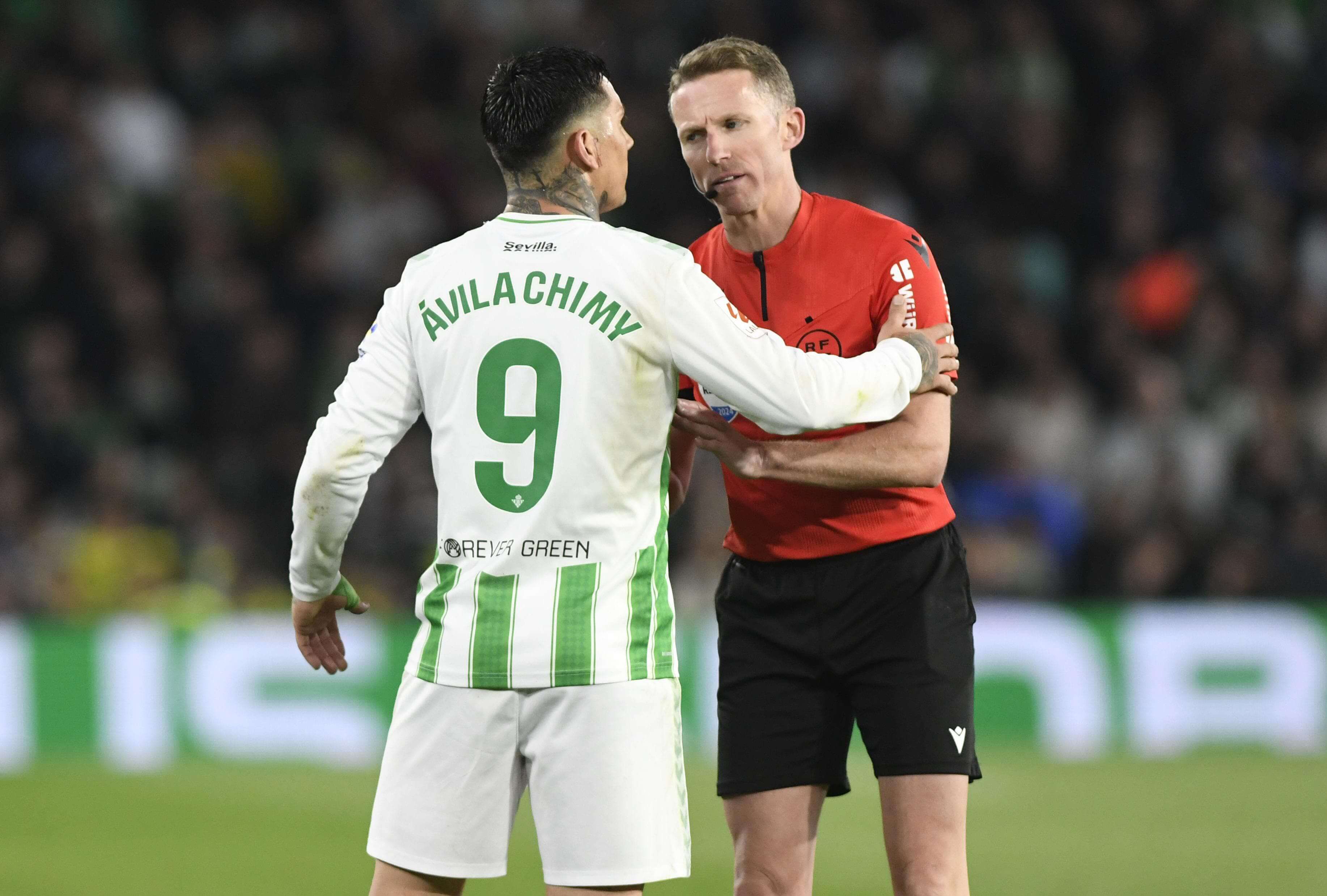  Chimy Ávila dialoga con Hernández Hernández (foto: Kiko Hurtado).