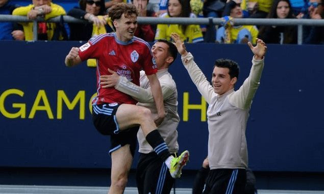  Swedberg celebra el 0-2.