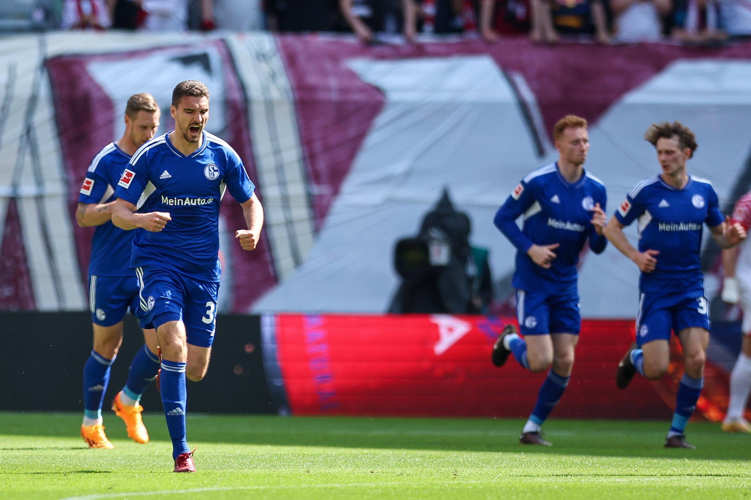  El Schalke 04, tras caer de la Bundesliga, podría desaparecer..