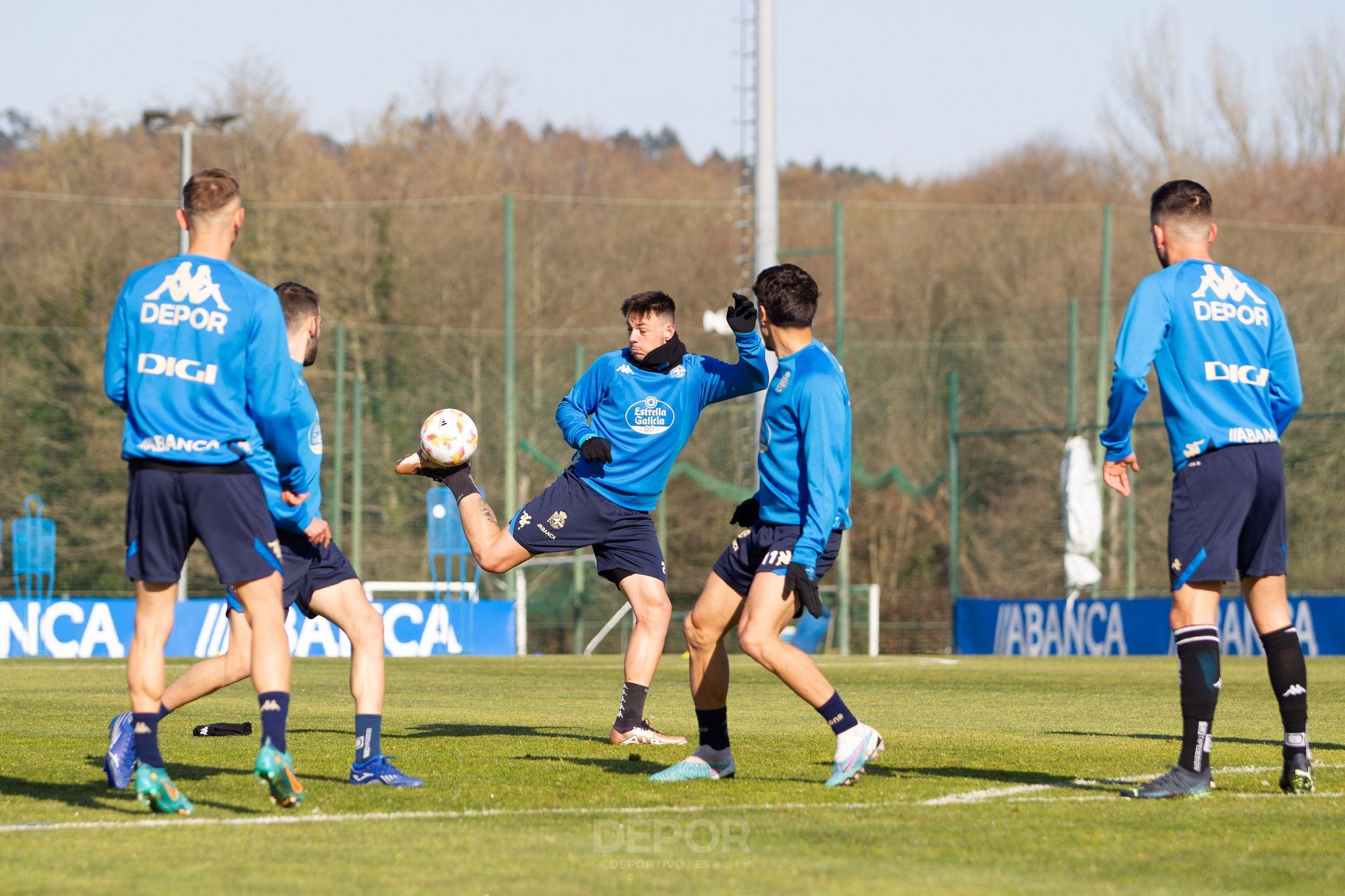  Max Svensson entrenando esta mañana en Abegondo