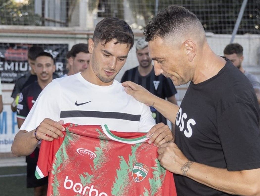 Brahim Díaz visita el CD Tiro Pichón.