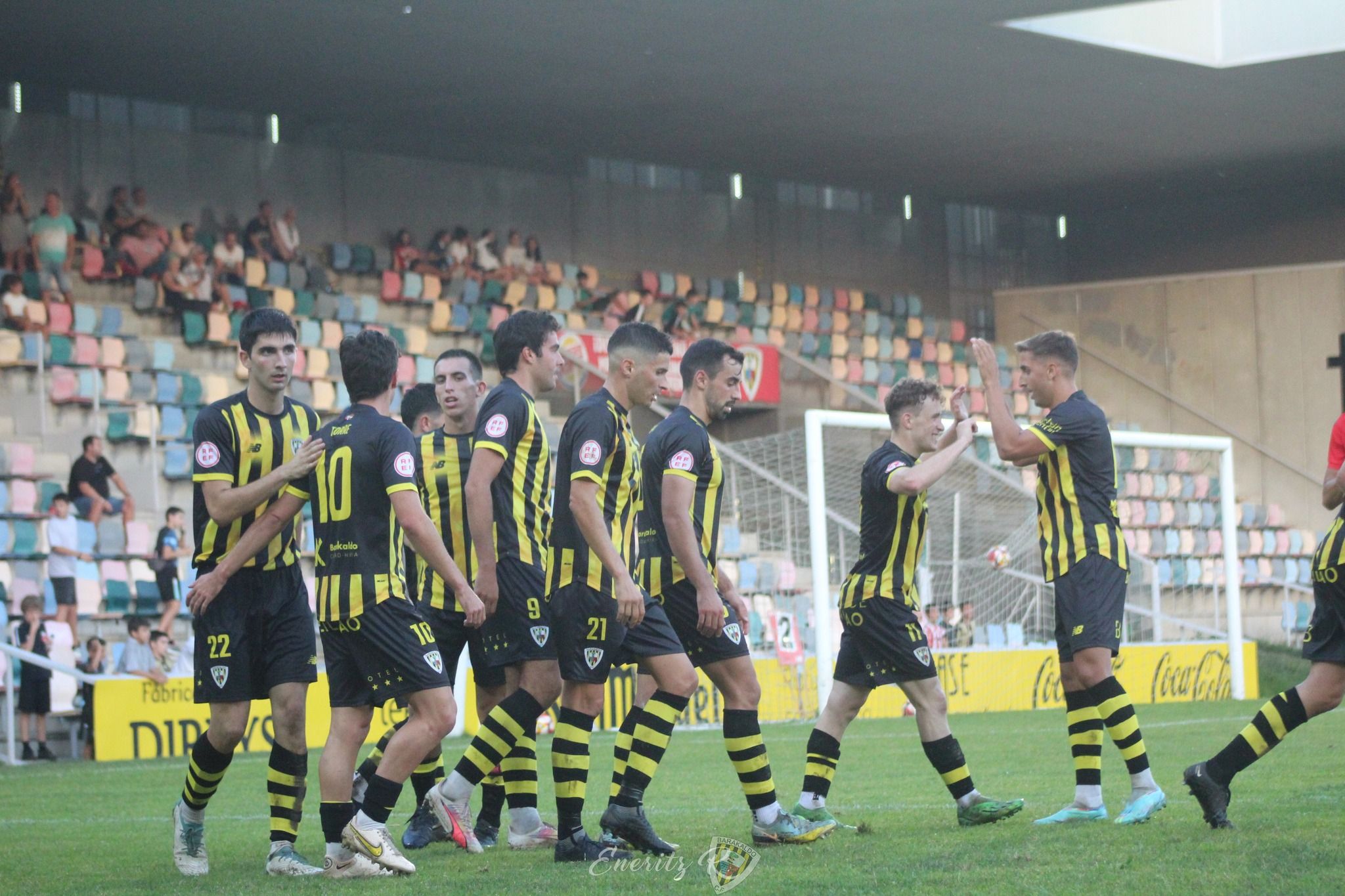  Los jugadores del Barakaldo han ascendido a Primera RFEF esta temporada.