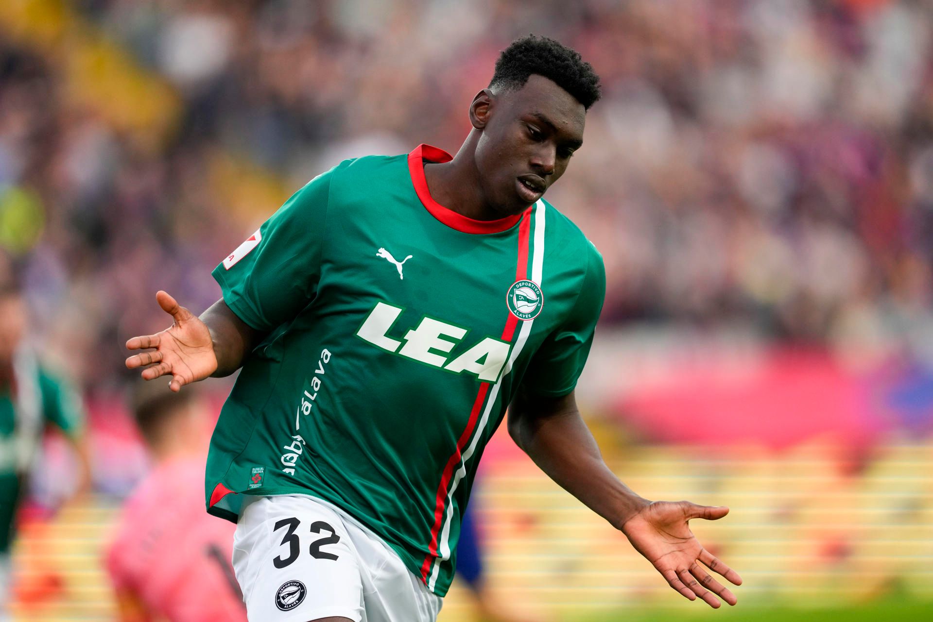  Samu Omorodion, durante el Barcelona-Alavés..