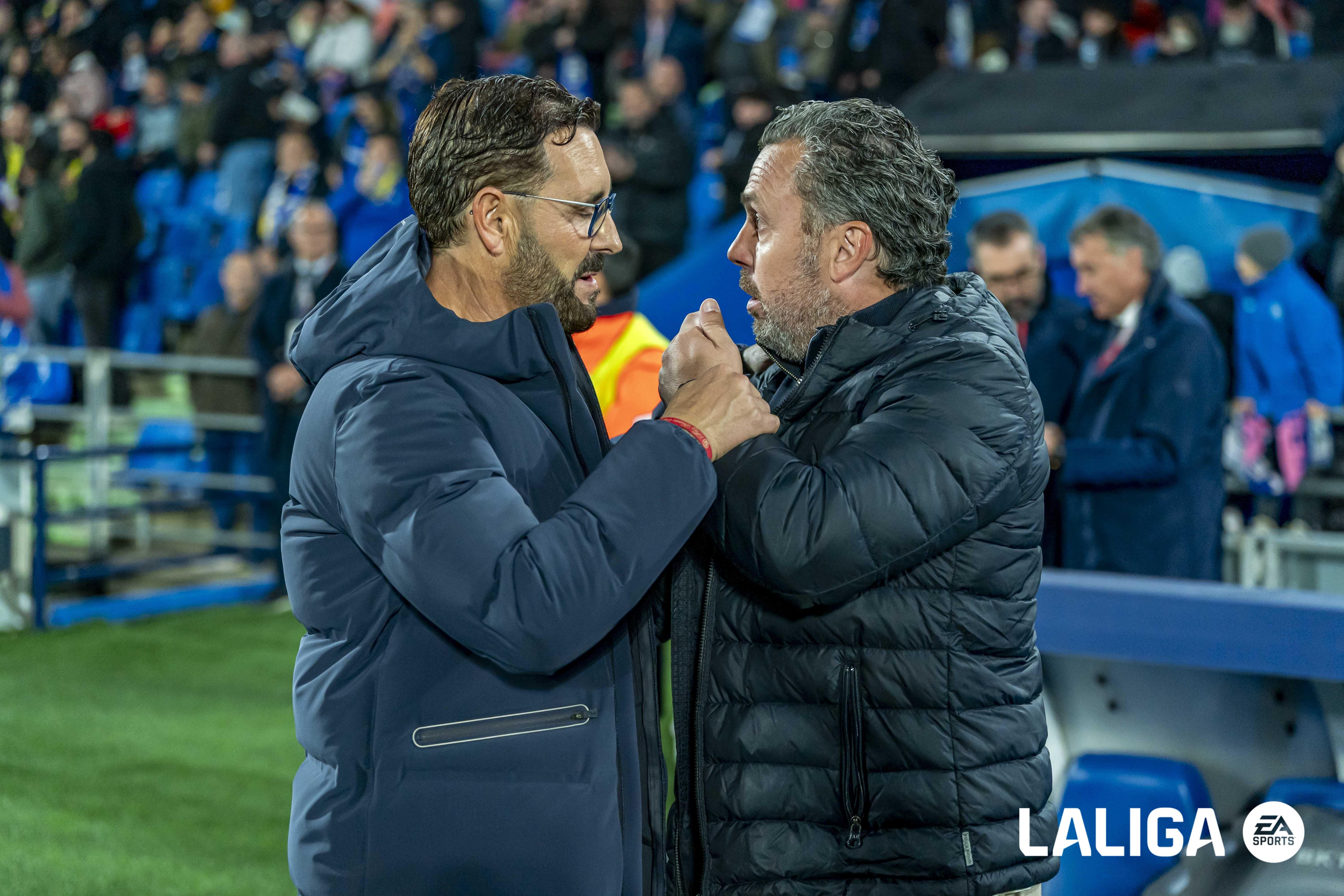 Saludo entre Sergio González y Pepe Bordalás.