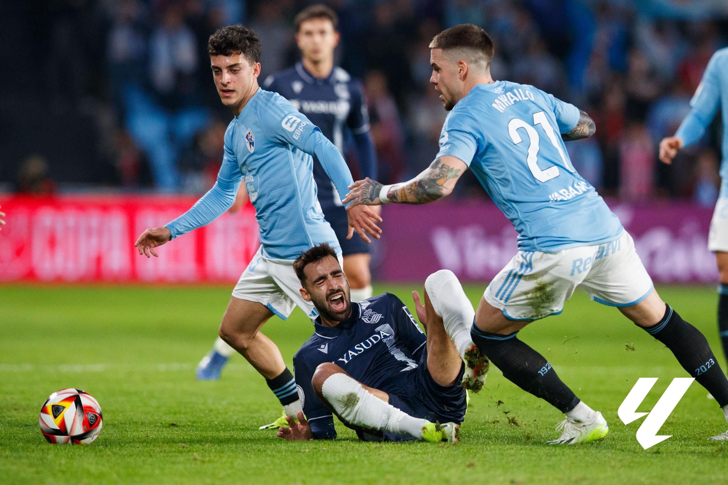  Hugo Sotelo y Ristic roban ante Brais Méndez en el Celta - Real Sociedad.