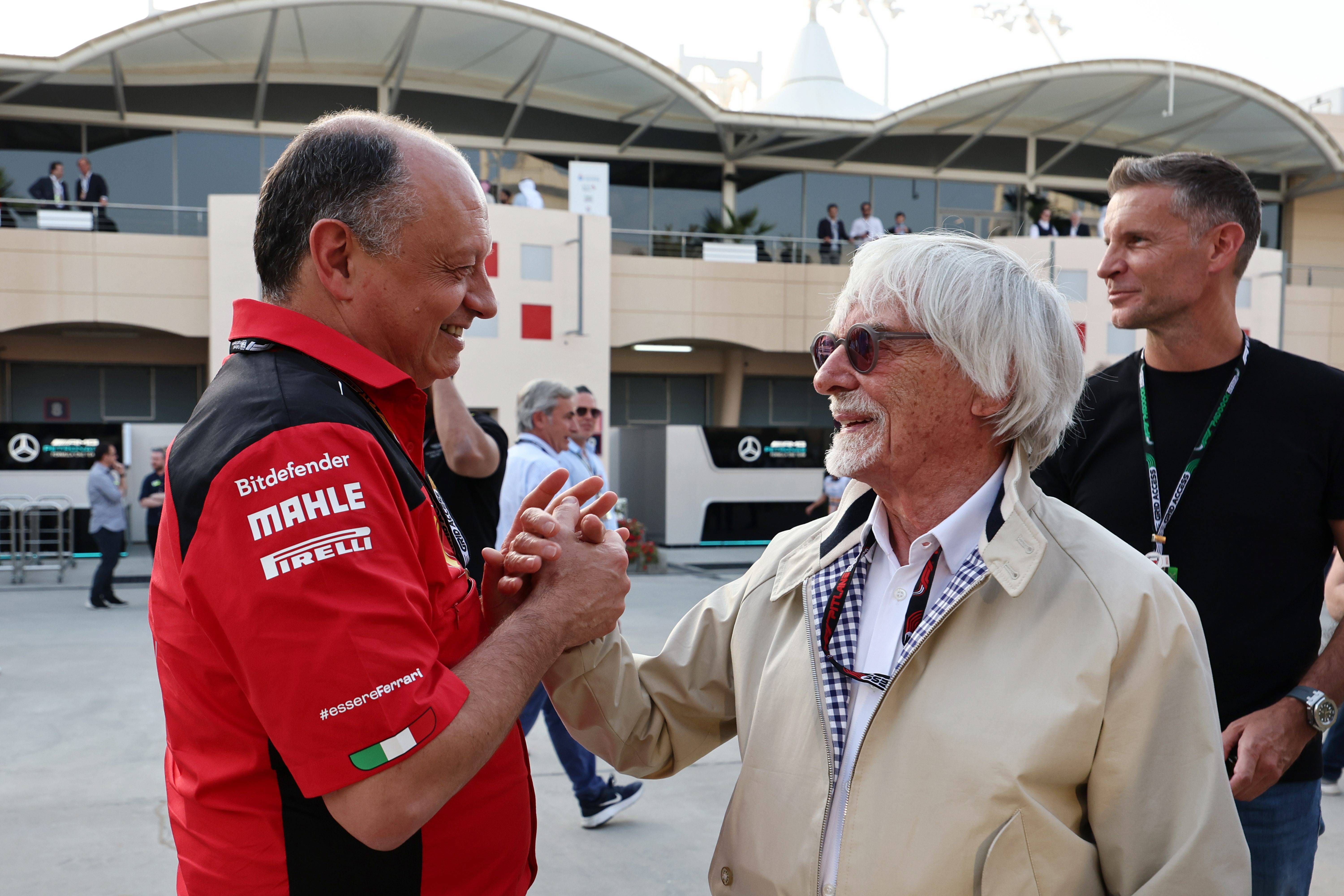  Frederic Vasseur y Bernie Ecclestone, en el GP de Barhéin.