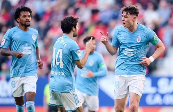 Strand Larsen celebra su gol.