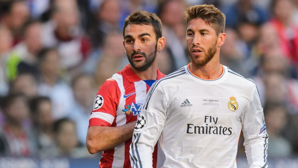 Adrián López junto a Sergio Ramos en la final de la Champions