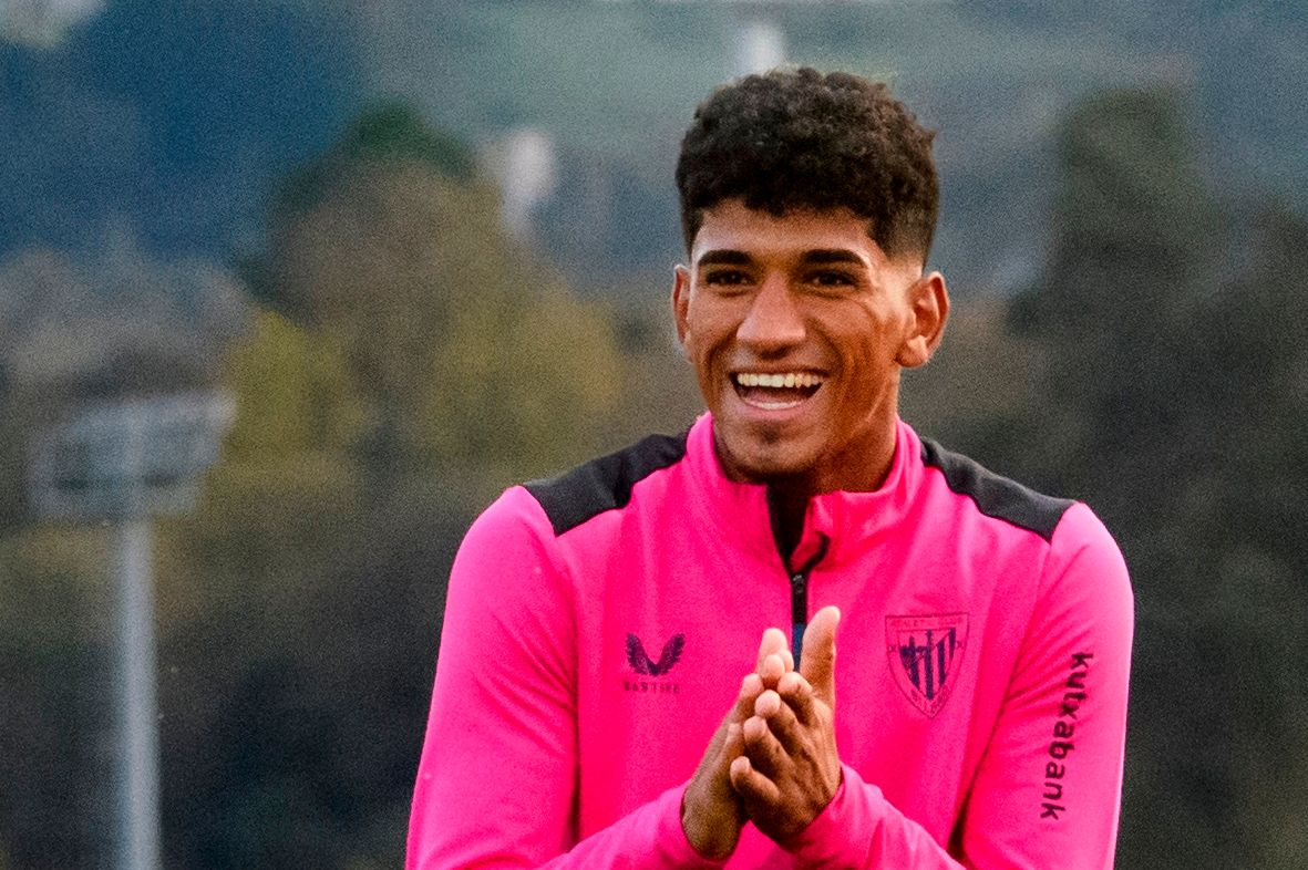  El aplauso de Malcom Adu Ares entrenando con la primera plantilla de Ernesto Valverde en Lezama.