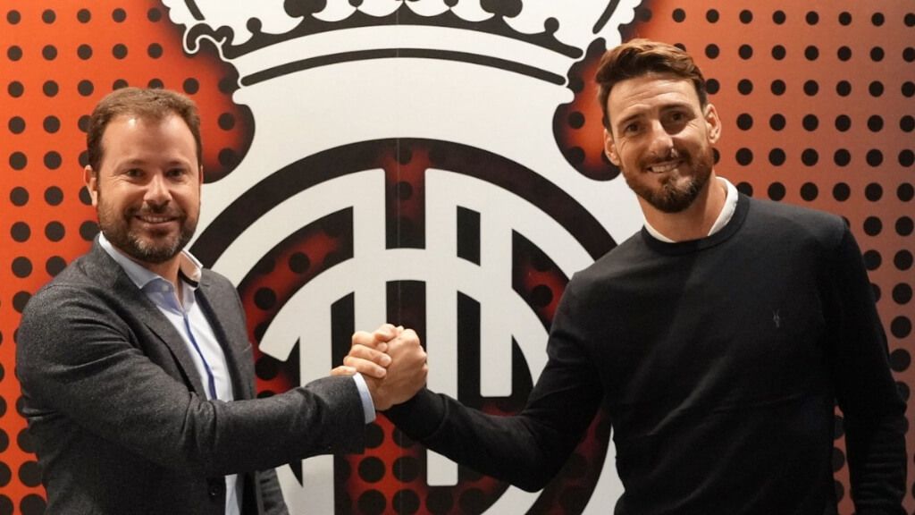 Aritz Aduriz en su presentación con el RCD Mallorca. (Fuente: @RCD_Mallorca)