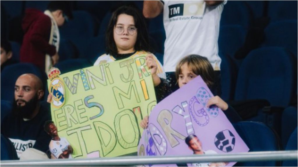 Aficionada pide la camiseta de Vinicius (@MadridismoreaI)