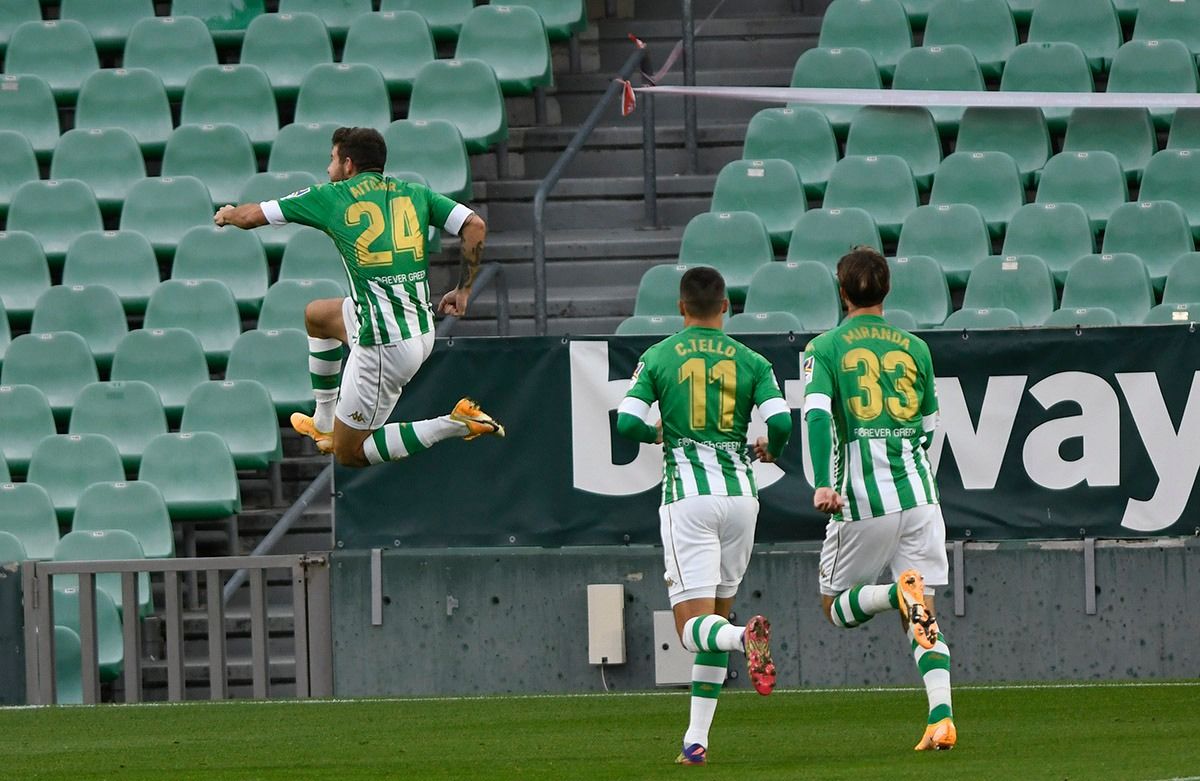 Aitor Ruibal celebra su gol contra el Villarreal (foto: Kiko Hurtado).