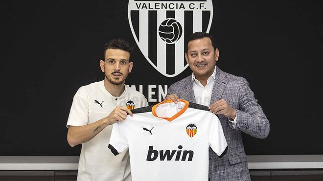  Alessandro Florenzi, en su presentación con el Valencia.