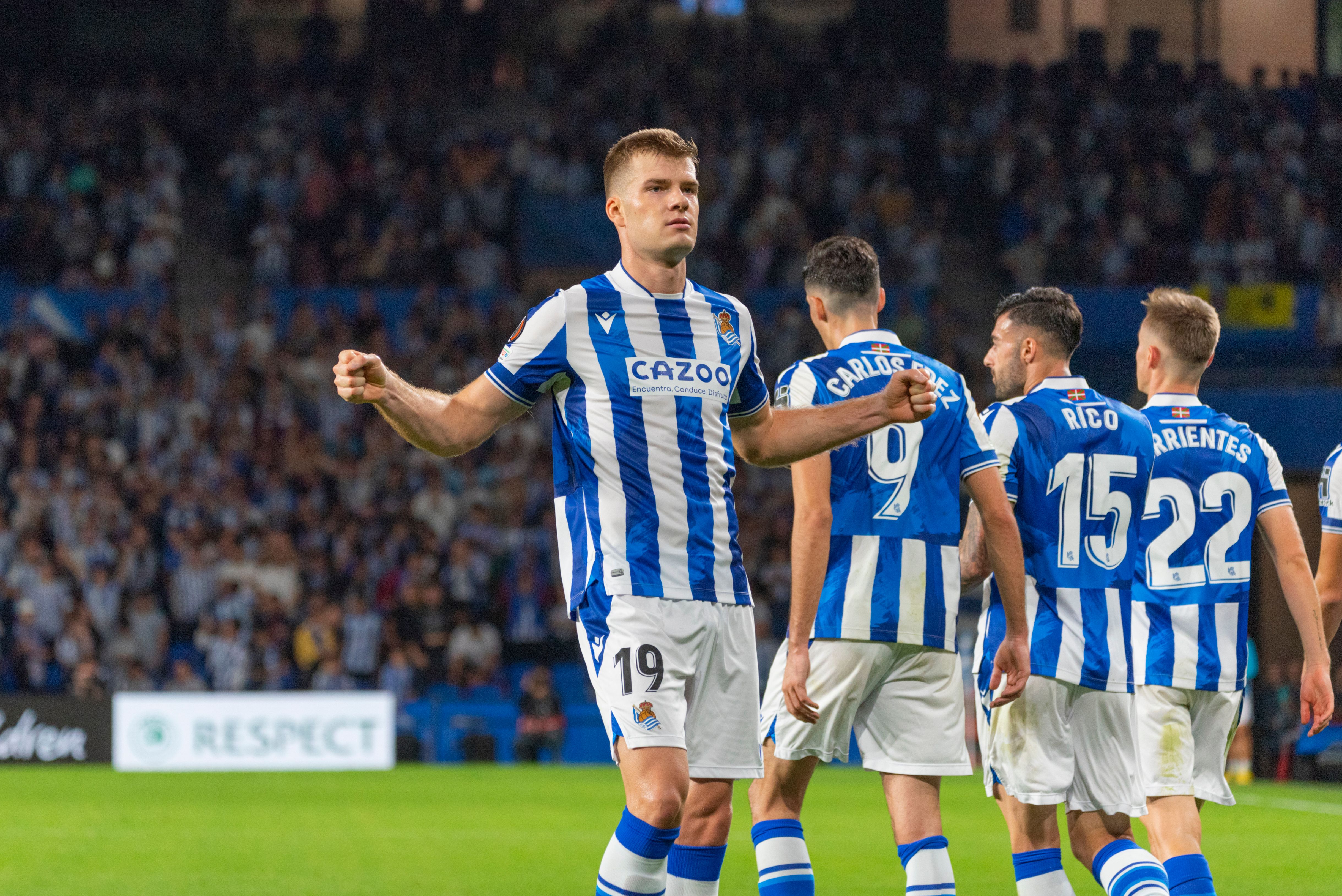 Alexander Sorloth celebra su gol al Sheriff en la Europa League.