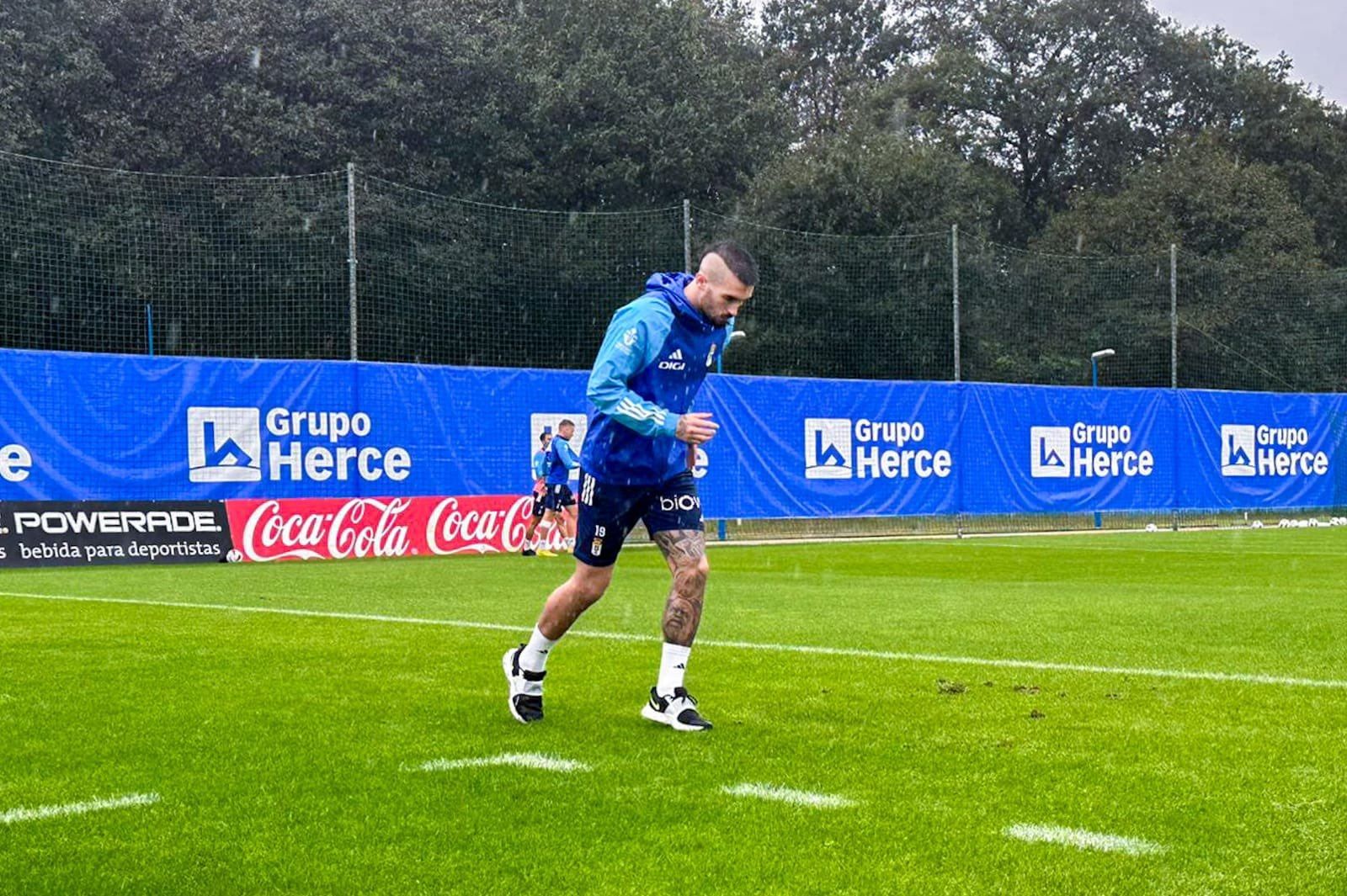  Regreso de Álex Millán a los entrenamientos con el Real Oviedo.