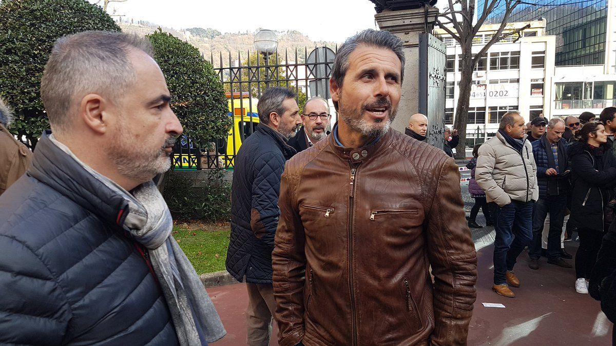 Ricardo Hernani y Rafa Alkorta en Ibaigane en un día de elecciones en el Athletic Club.