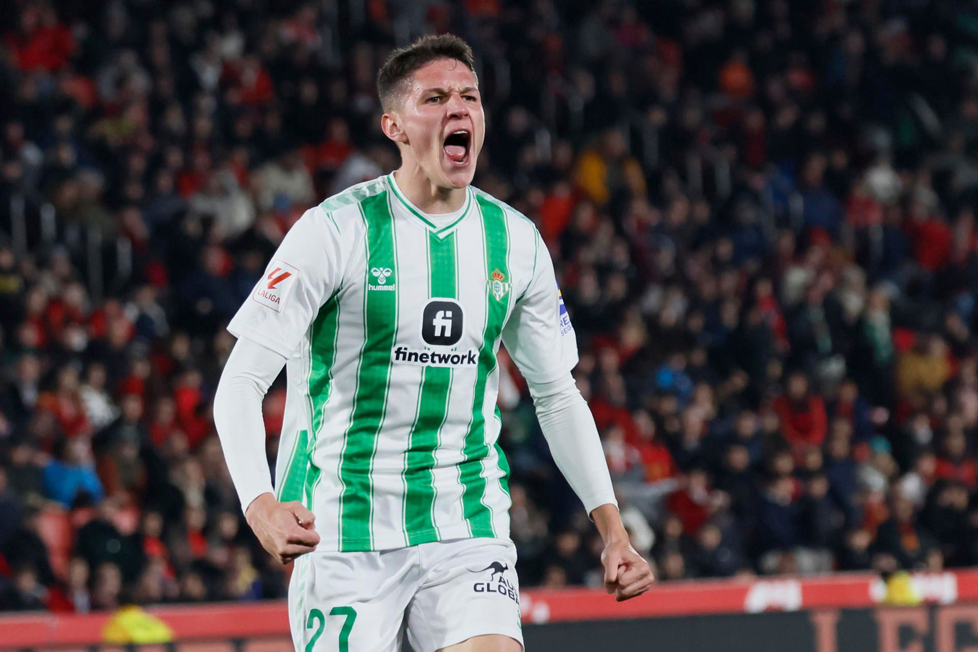  Altimira celebra su gol al Mallorca