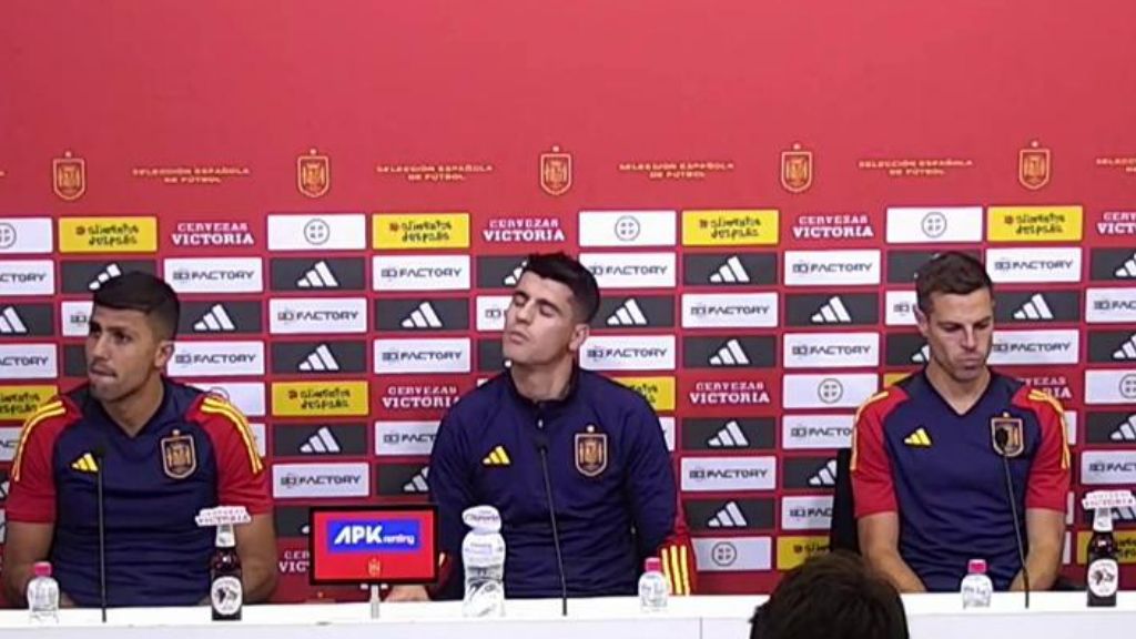  Álvaro Morata, incómodo, antes de leer el comunicado