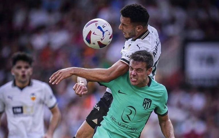 Amallah se lleva a Mestalla al extremo.