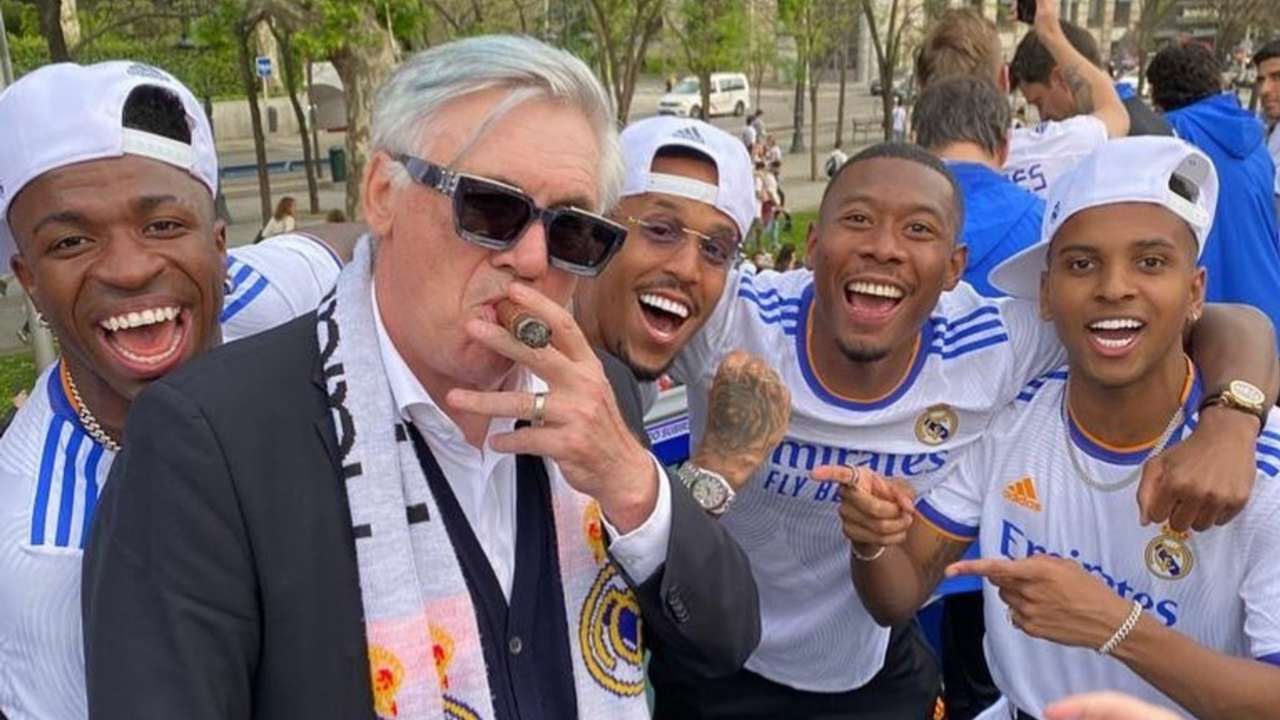  Ancelotti junto a los brasileños del Real Madrid y Alaba