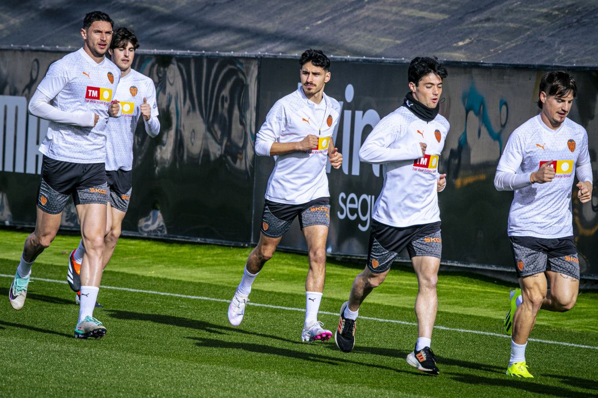  André Almeida vuelve a entrenar con el grupo.