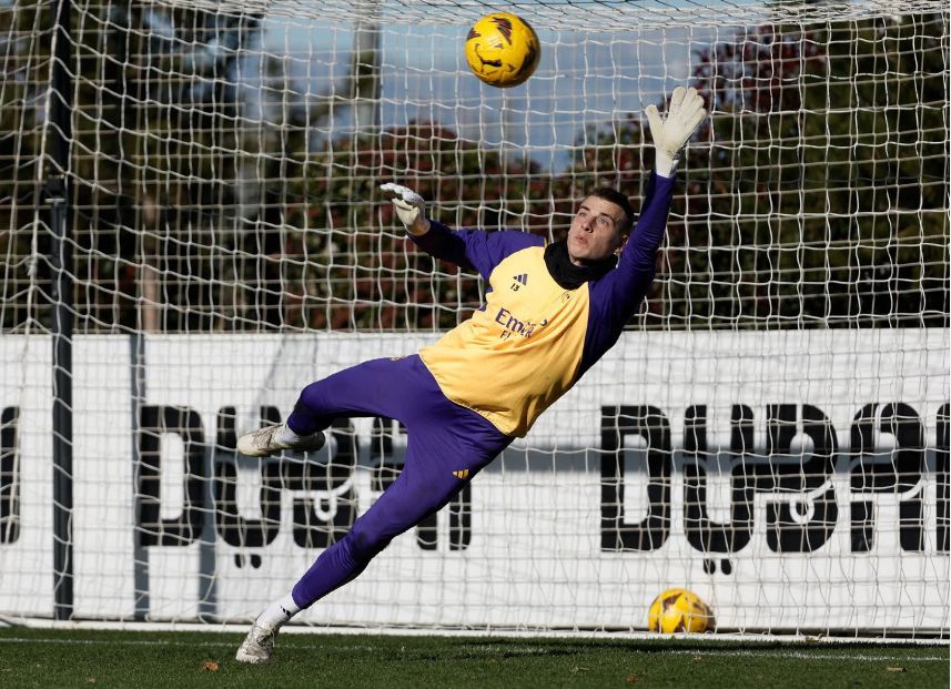  Andriy Lunin, en un entrenamiento del Real Madrid.