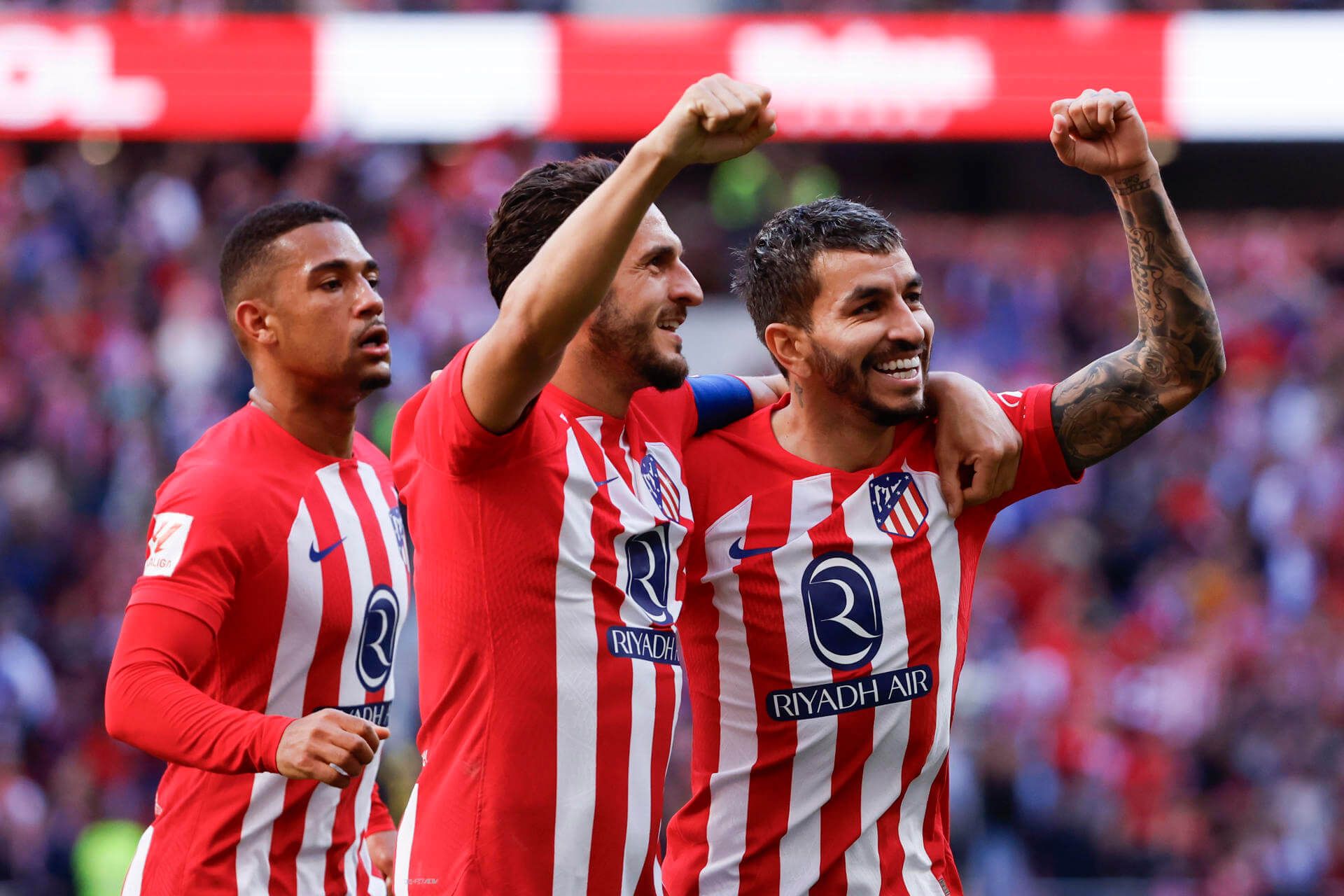 Ángel Correa celebrando su segundo gol en el Atlético-Las Palmas (Foto: EFE).