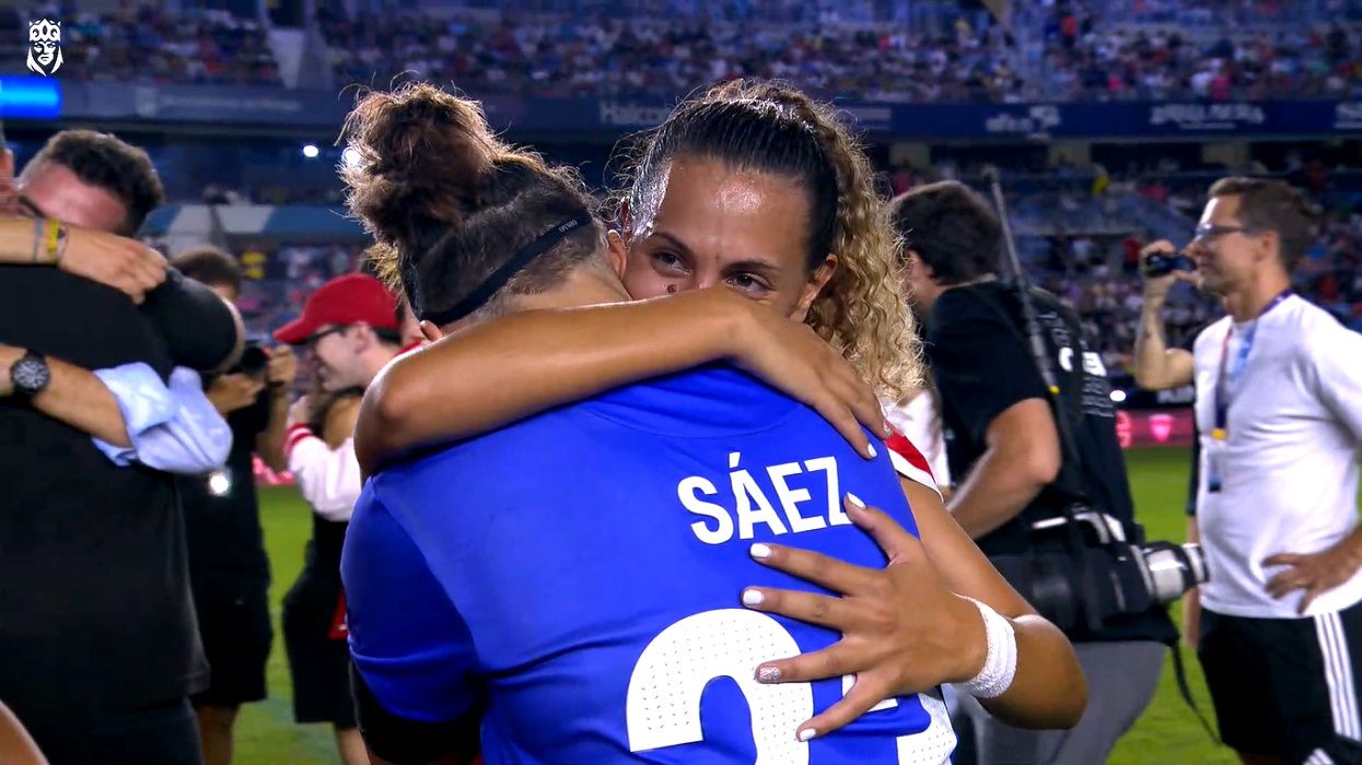 Sara Ismael y Ari Sáez, campeonas con Aniquiladoras de la Queens Cup.
