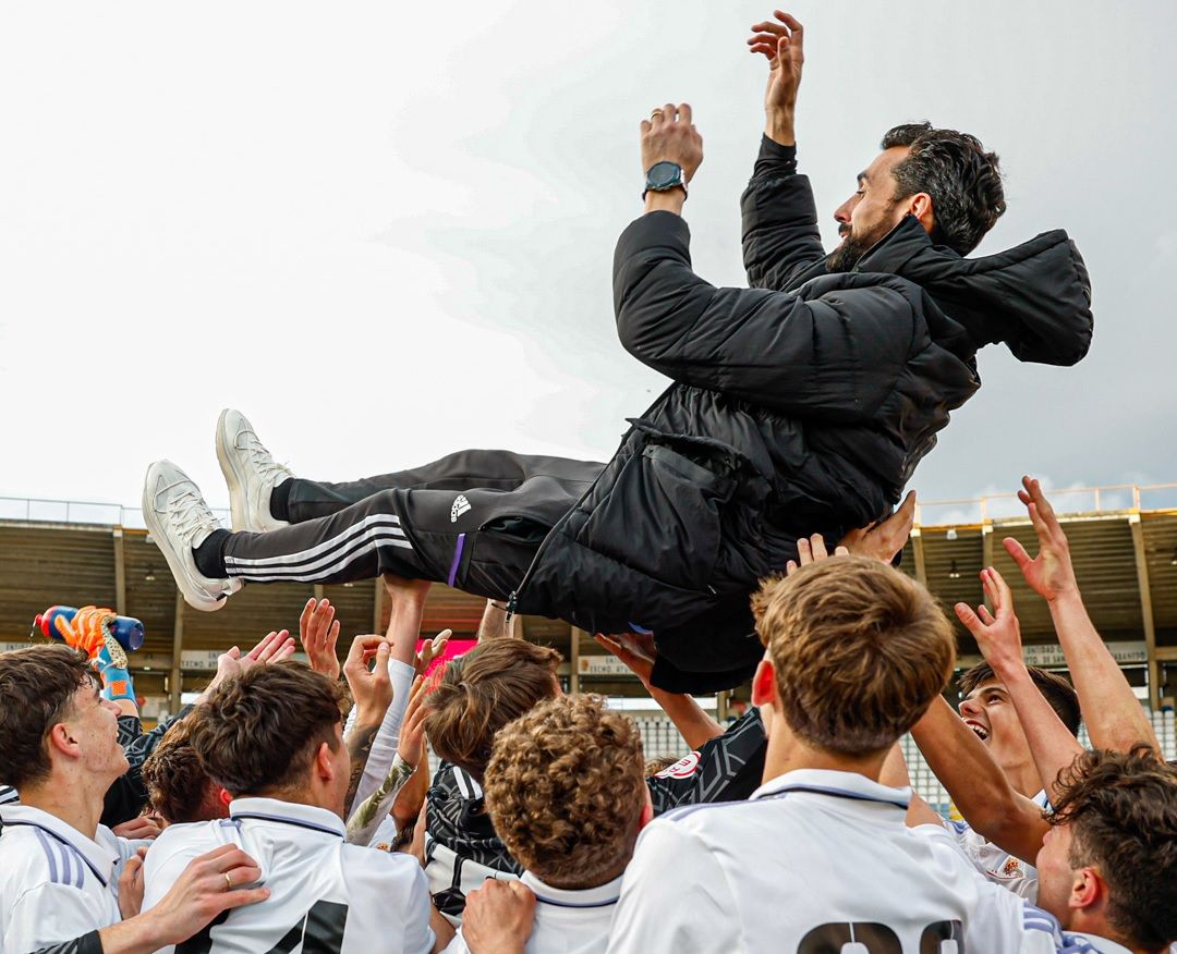  La gran temporada de Arbeloa en el juvenil del Real Madrid le sitúa como posible rival.